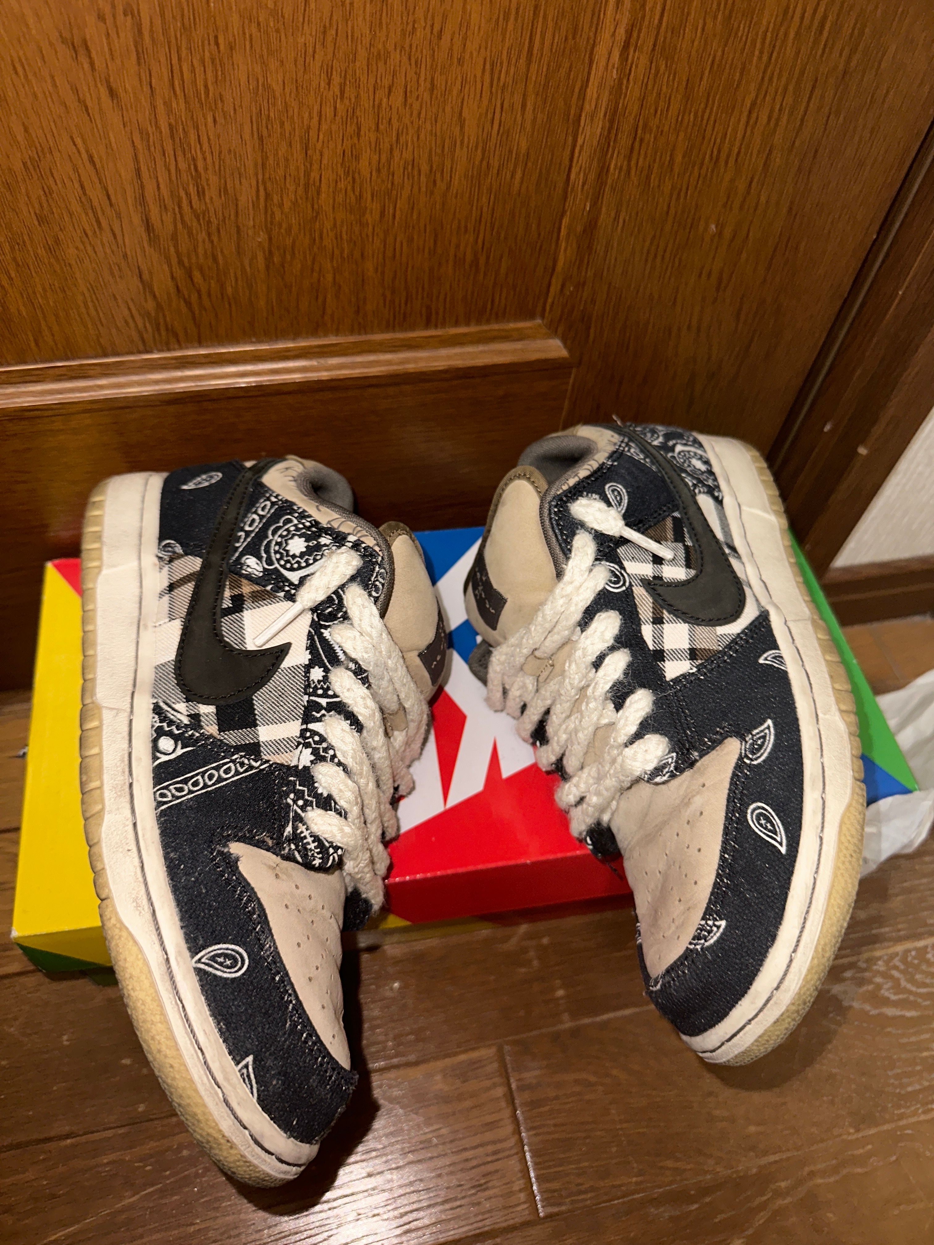 Travis Scott × Nike SB Dunk Low "Black/Parachute Beige"