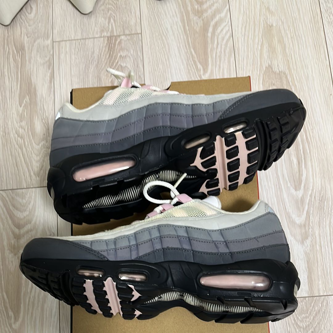 Nike Air Max 95 "Gunsmoke/Pink Foam"