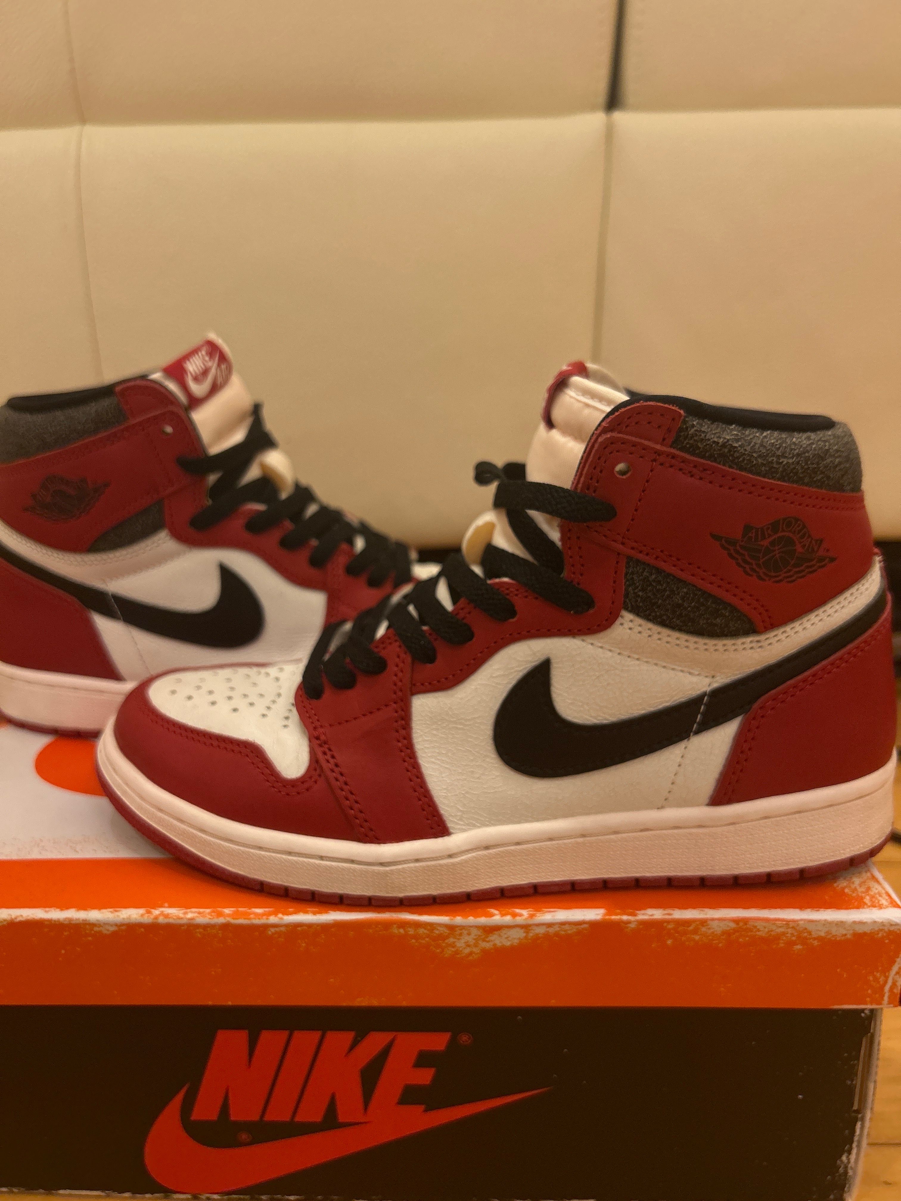 Nike Air Jordan 1 High OG "Lost & Found/Chicago"