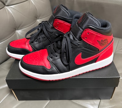 Nike Air Jordan 1 Mid "Bred"