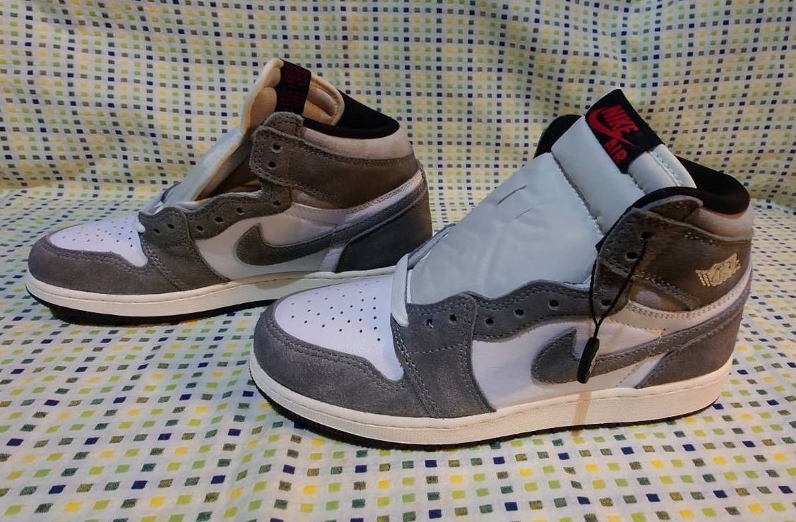 Nike GS Air Jordan 1 Retro High OG "Black and Smoke Grey"