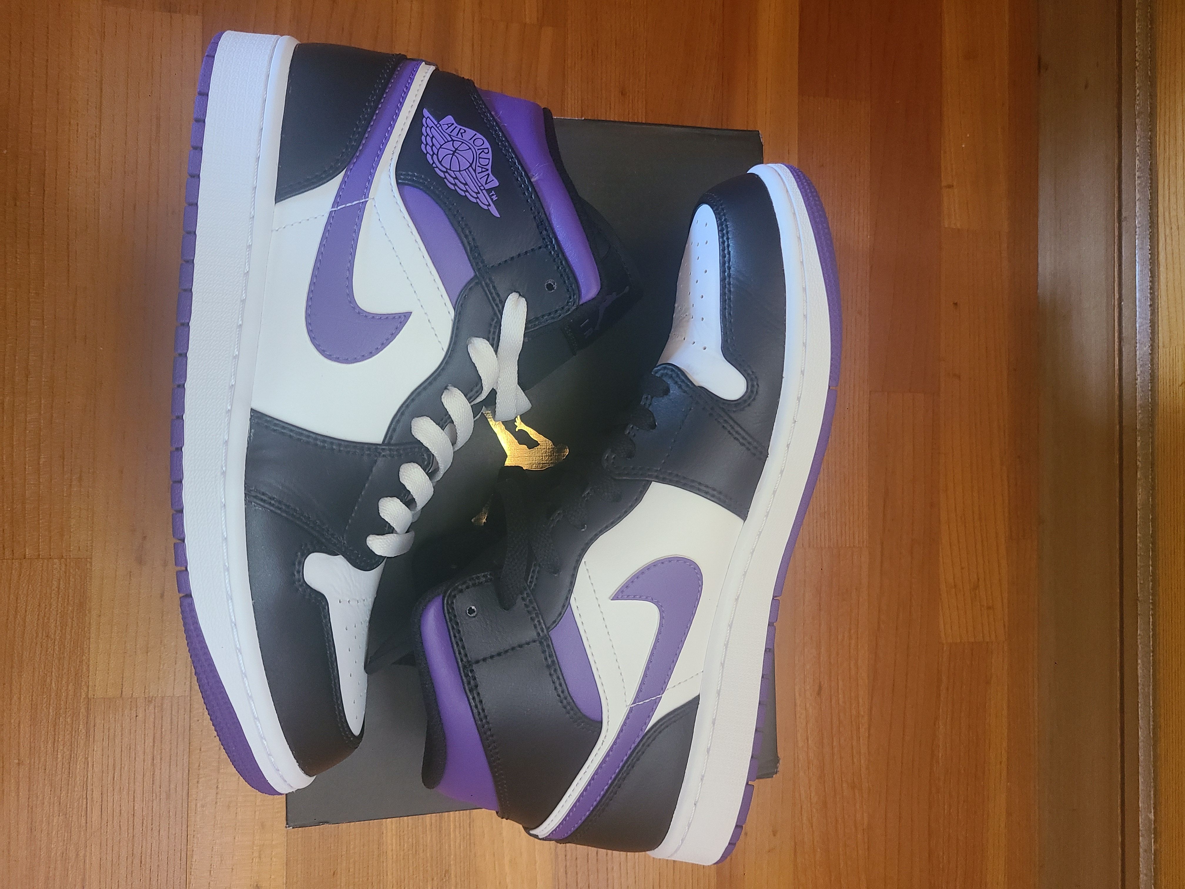 Nike Air Jordan 1 Mid "Black/Court Purple"
