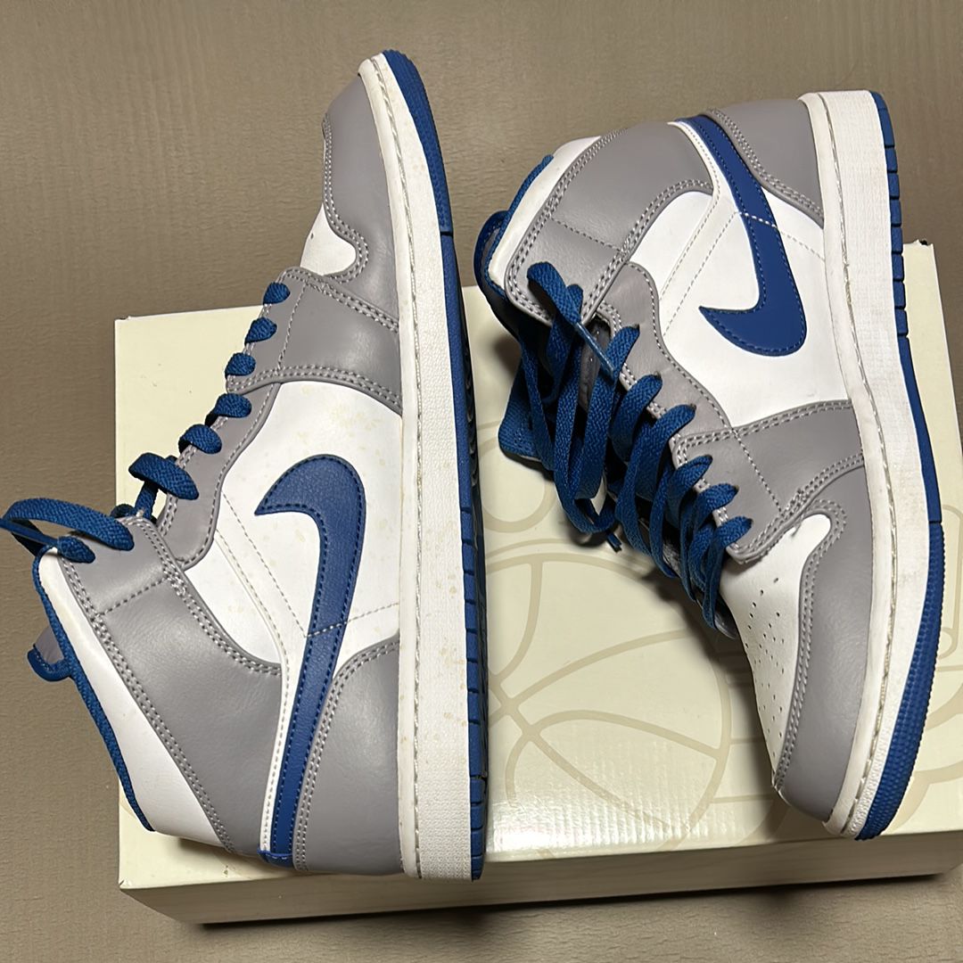 Nike Air Jordan 1 Mid "True Blue"