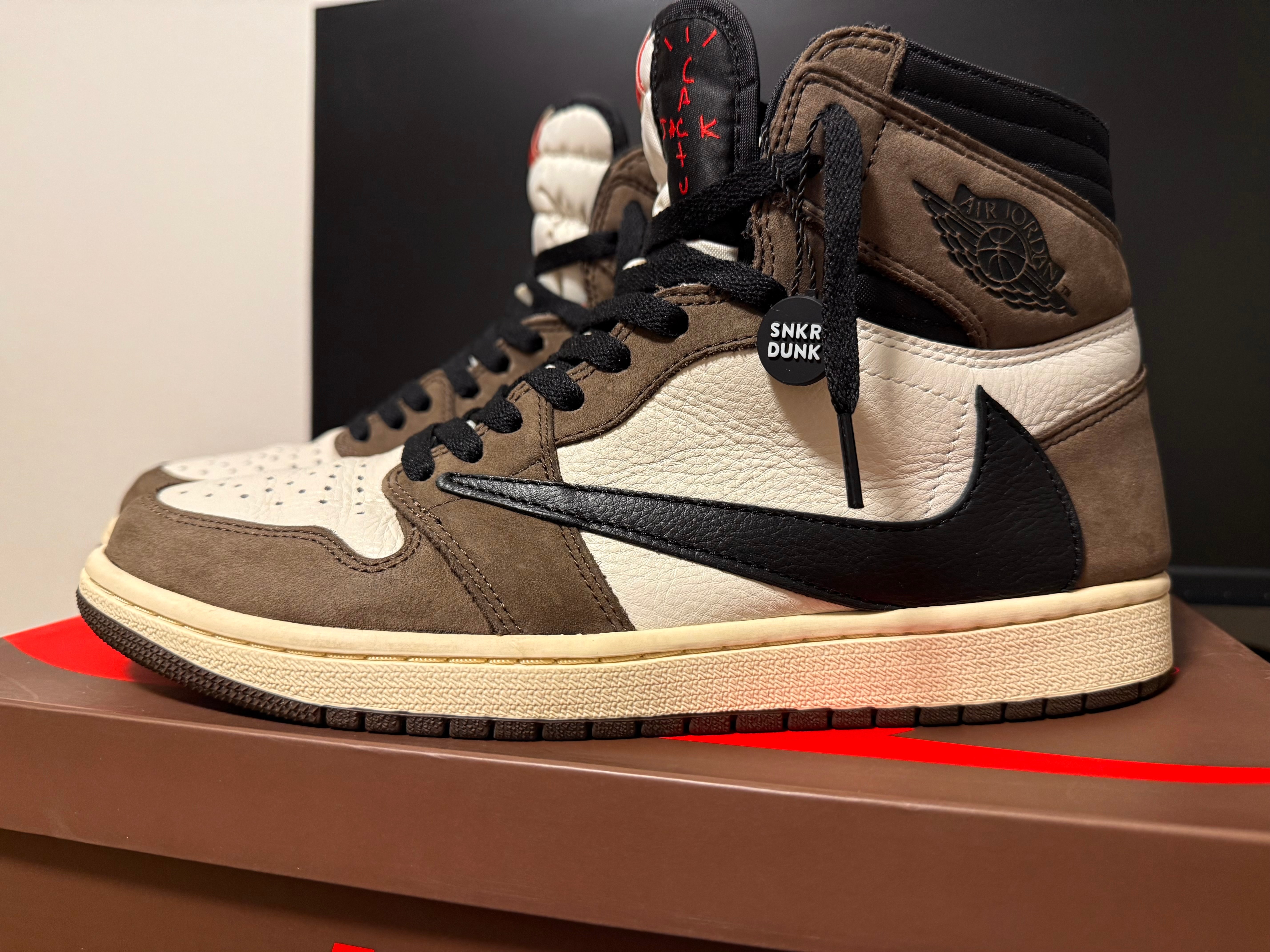 Travis Scott × Nike Air Jordan 1 Retro High OG TS SP "Sail/Dark Mocha"