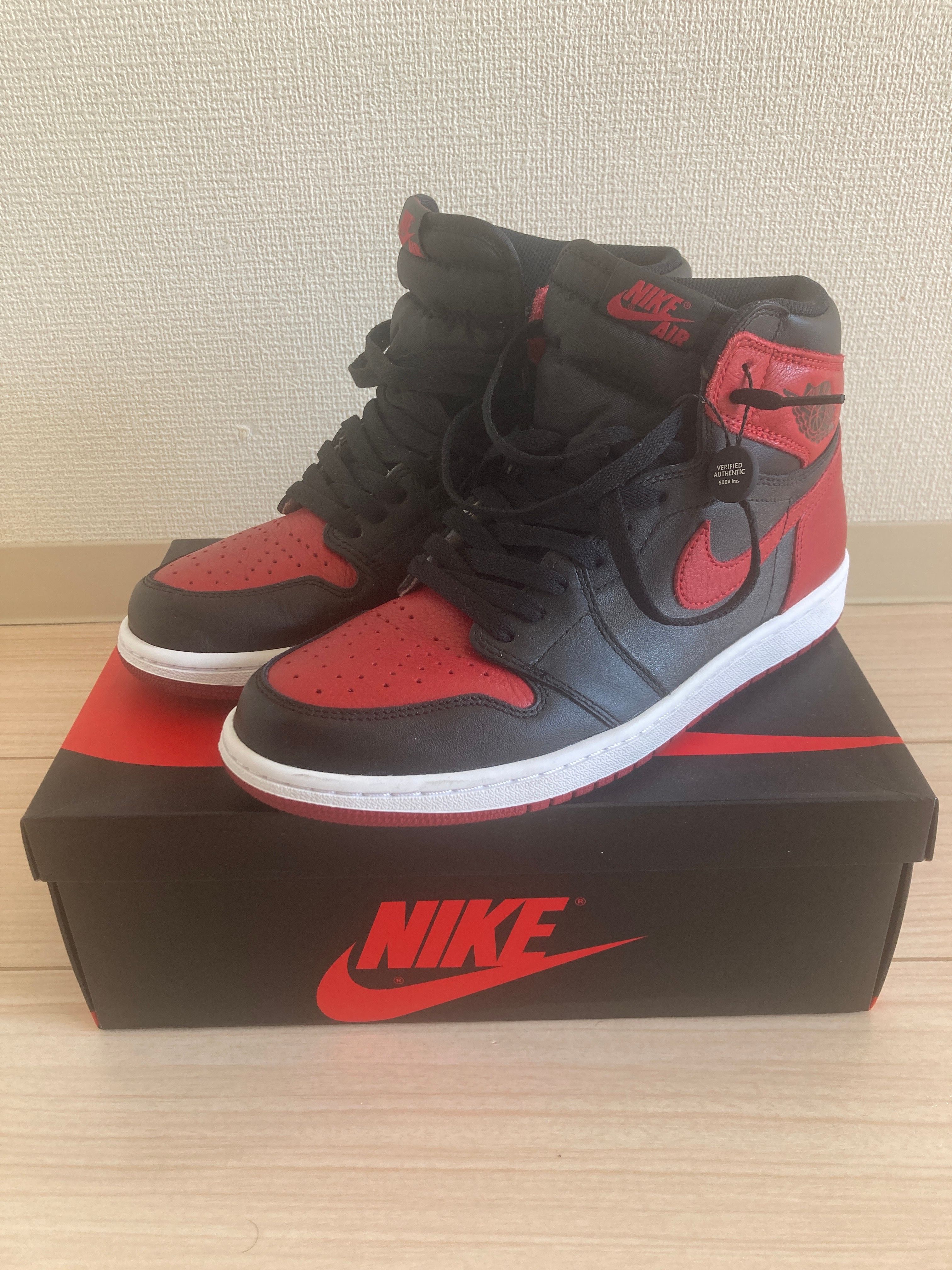 Nike Air Jordan 1 Retro High OG "Bred/Banned" (2016)