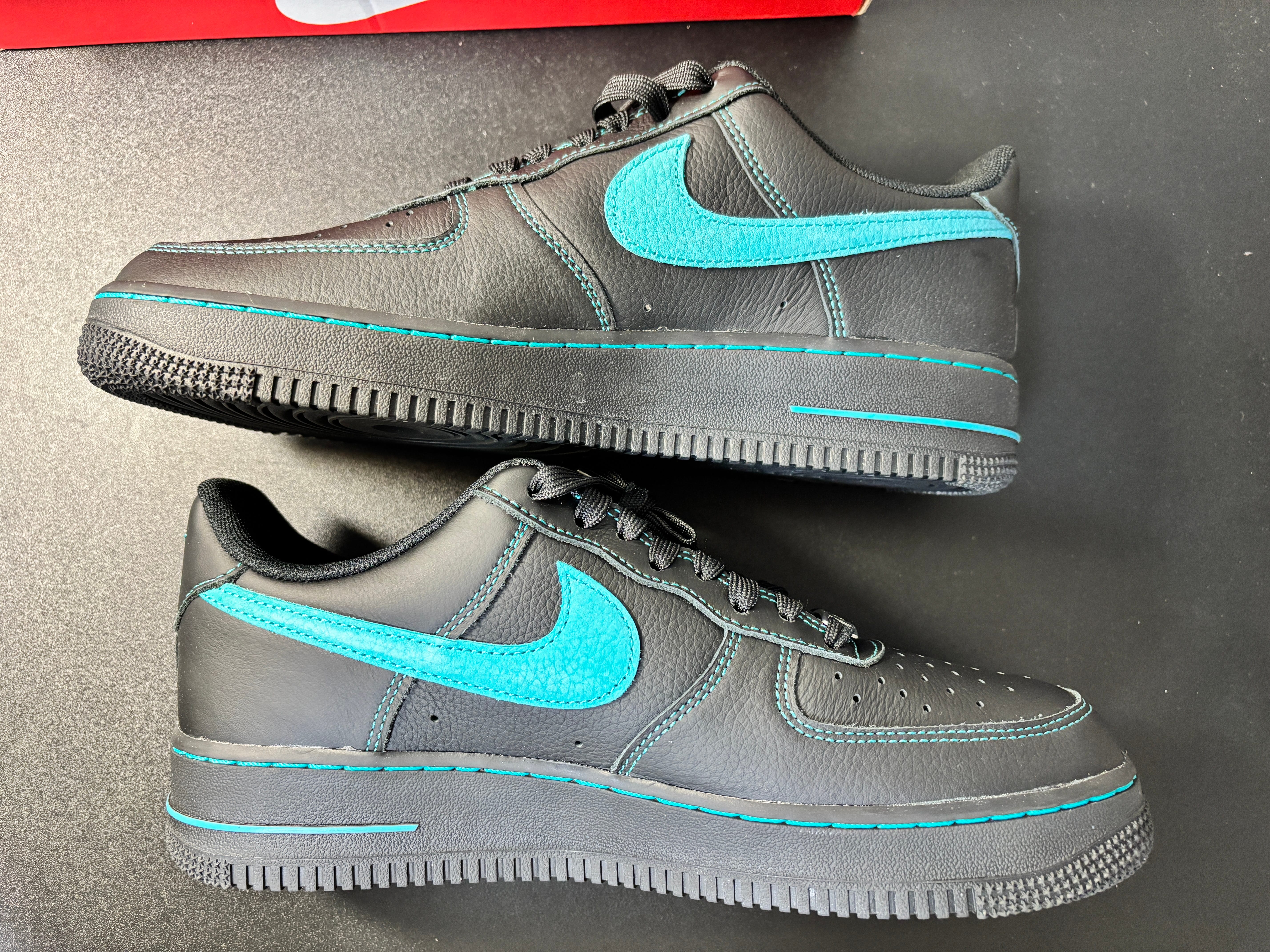 Nike Air Force 1 Low "Black Tiffany"