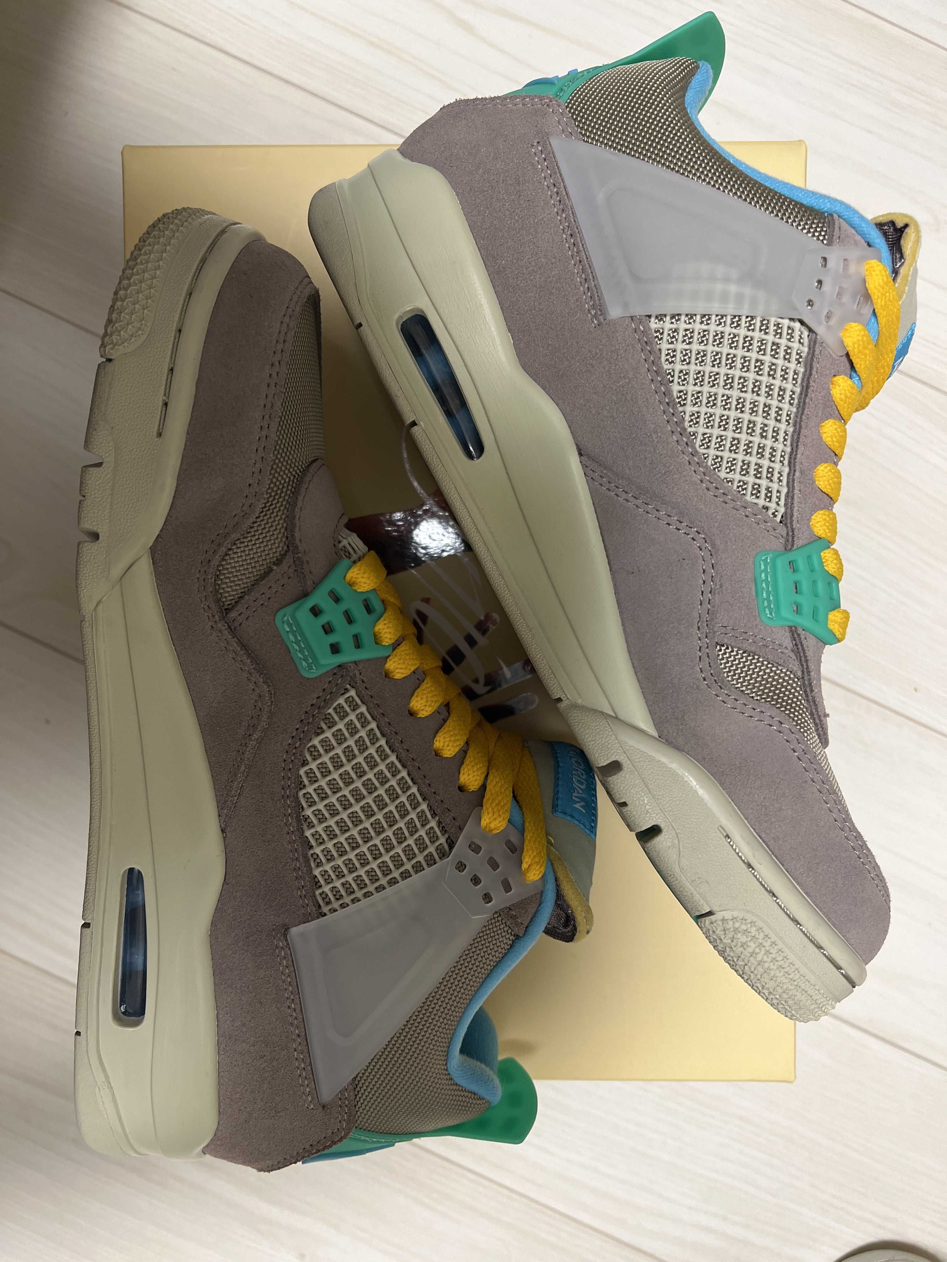 UNION × NIKE AIR JORDAN 4 SP "TAUPE HAZE"