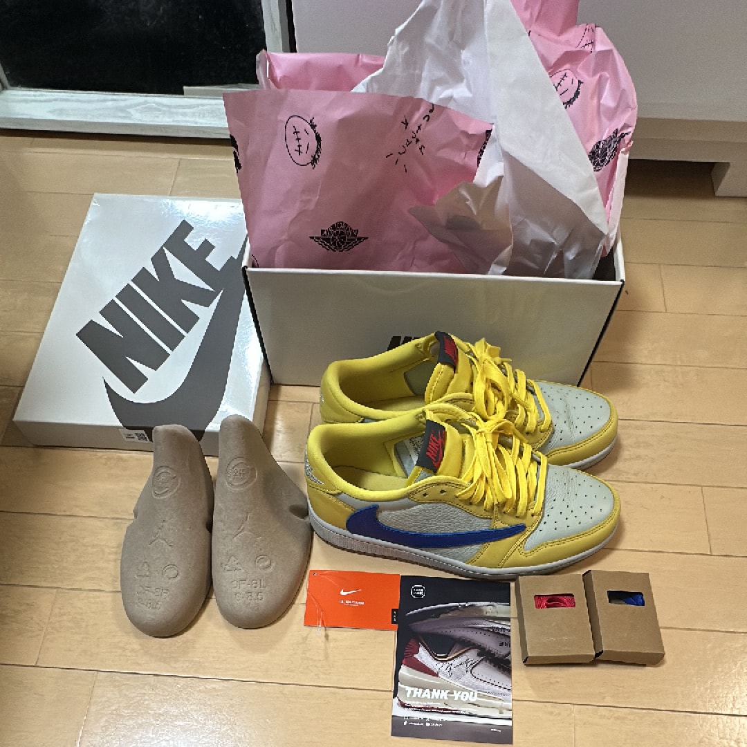 トラヴィススコット × ナイキ ウィメンズ エアジョーダン1 レトロ ロー OG "カナリー"