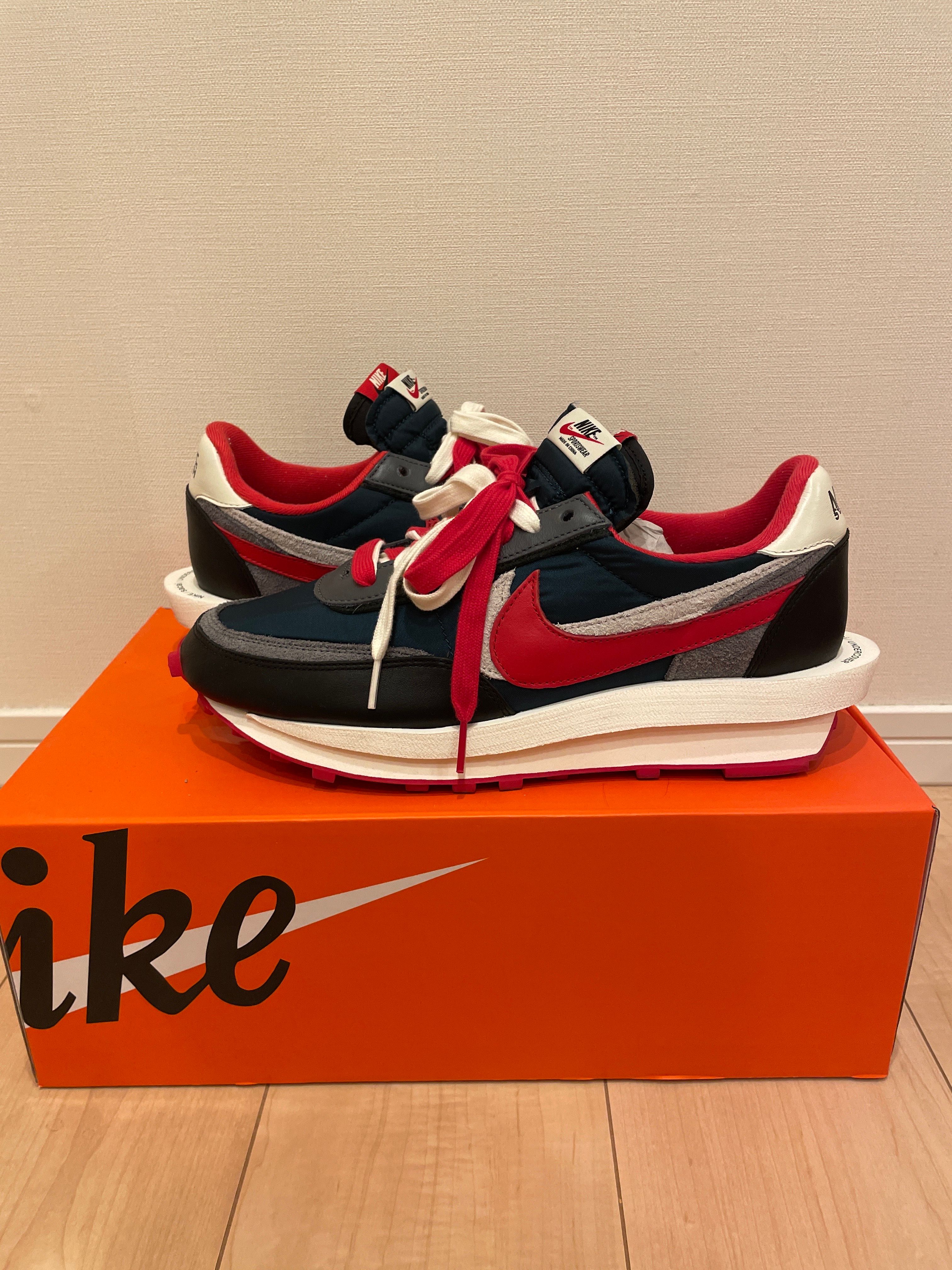 UNDERCOVER × sacai × Nike LD Waffle "Midnight Spruce/Pale Ivory-Dark Grey-University Red"