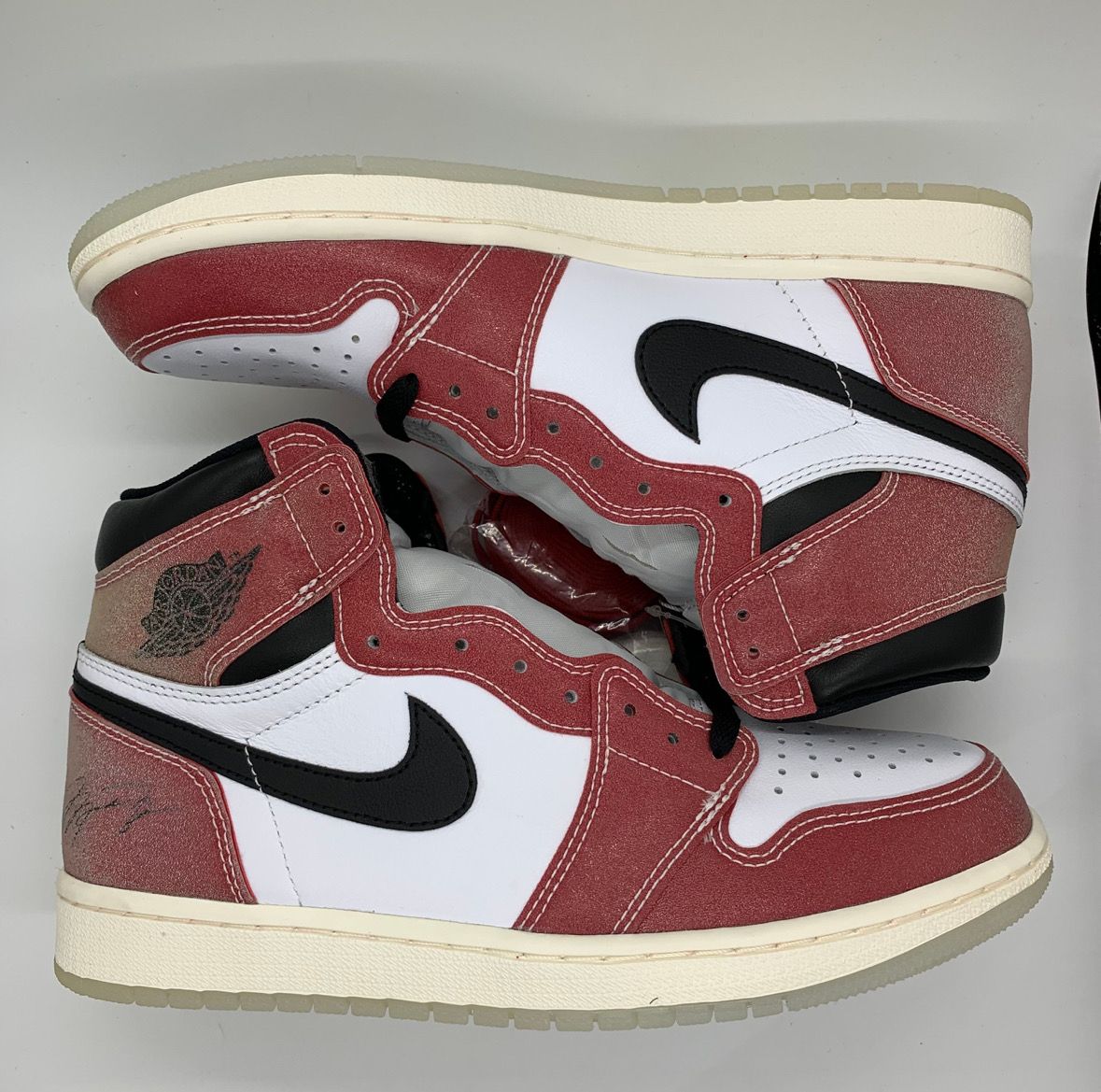 Trophy Room × Nike Air Jordan 1 High OG "Chicago"