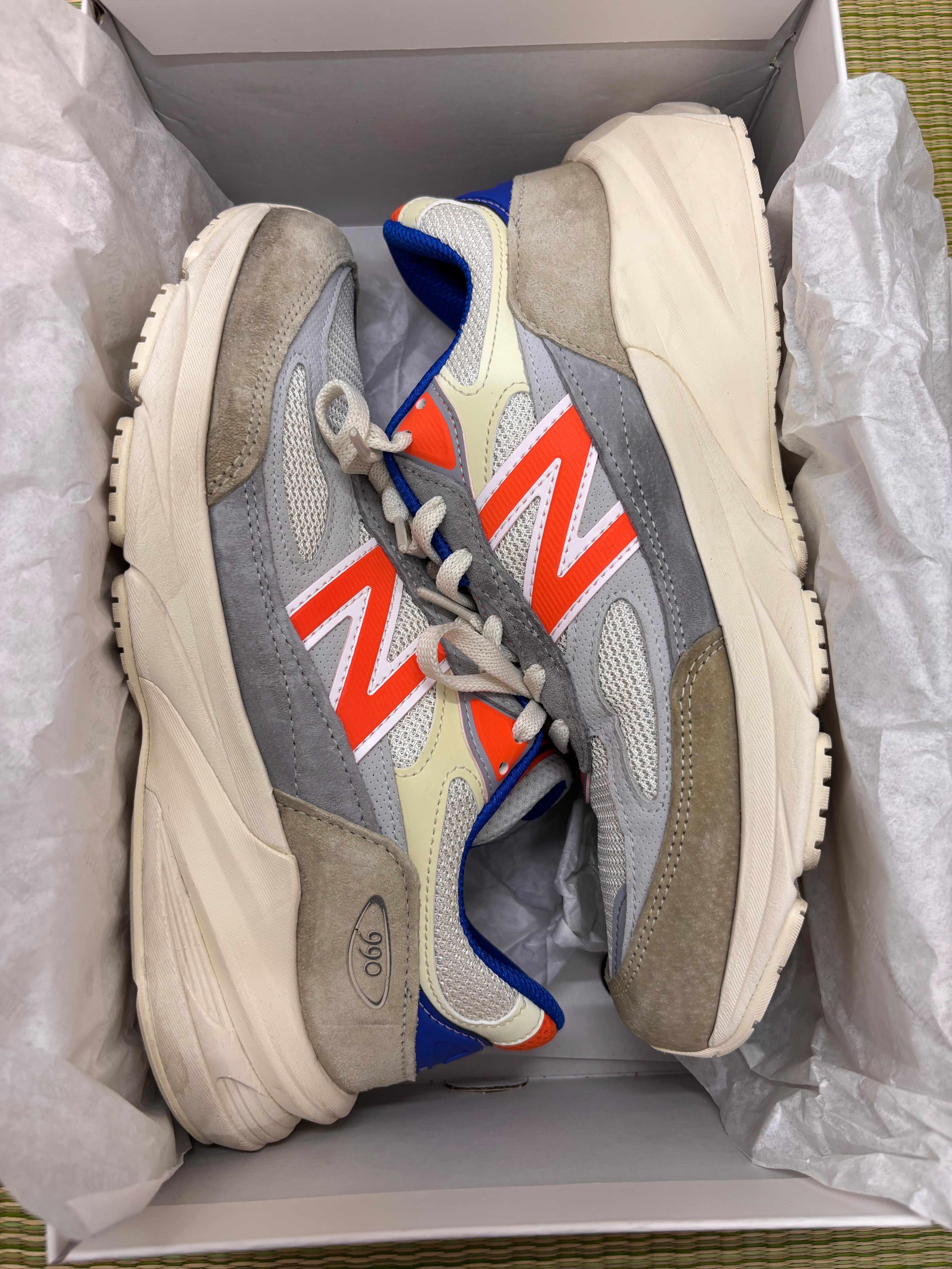 KITH × New Balance 990V6 Madison Square Garden "Sanddrift"