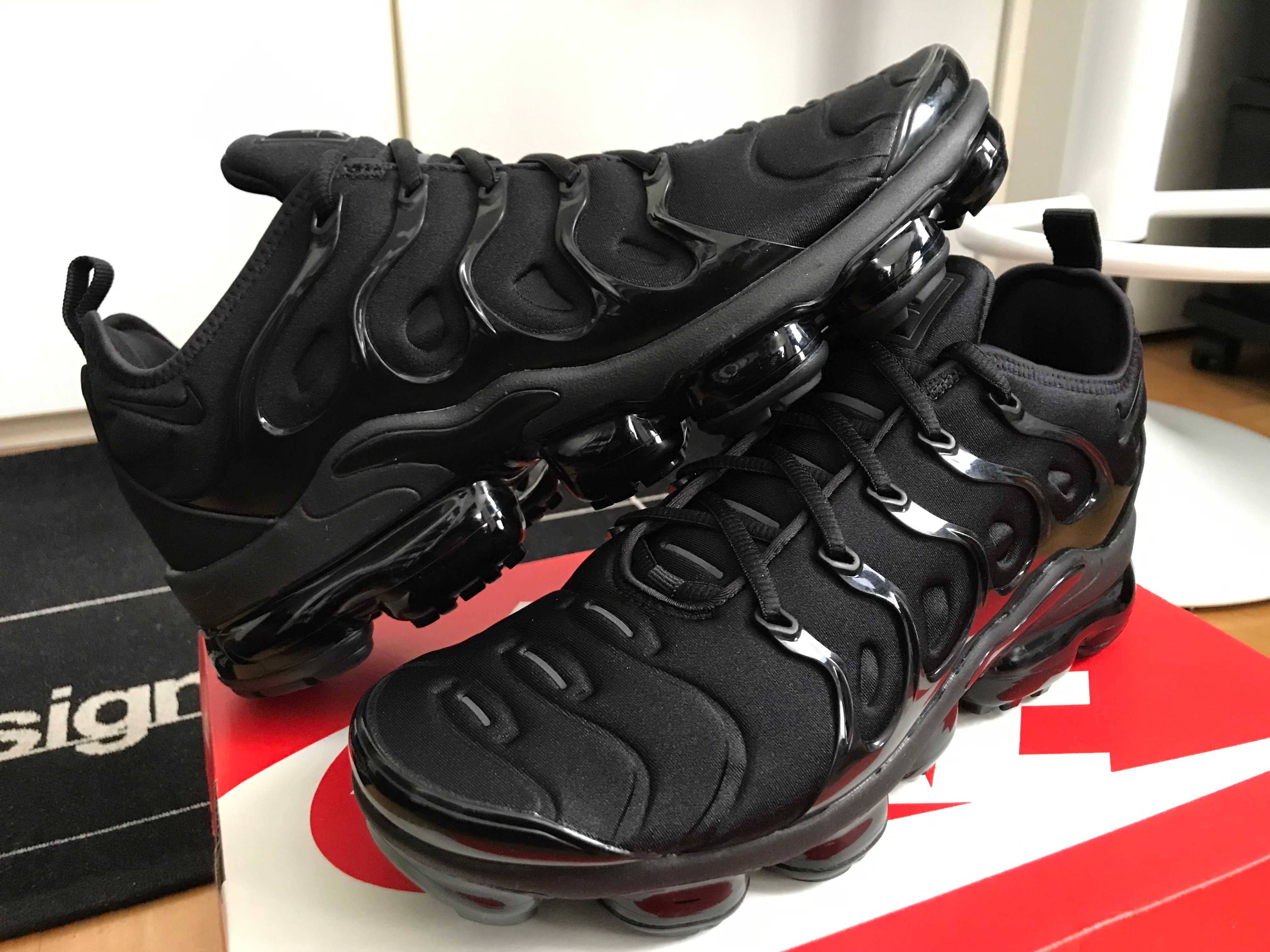 Nike Air Vapormax Plus "Triple Black" (2018)