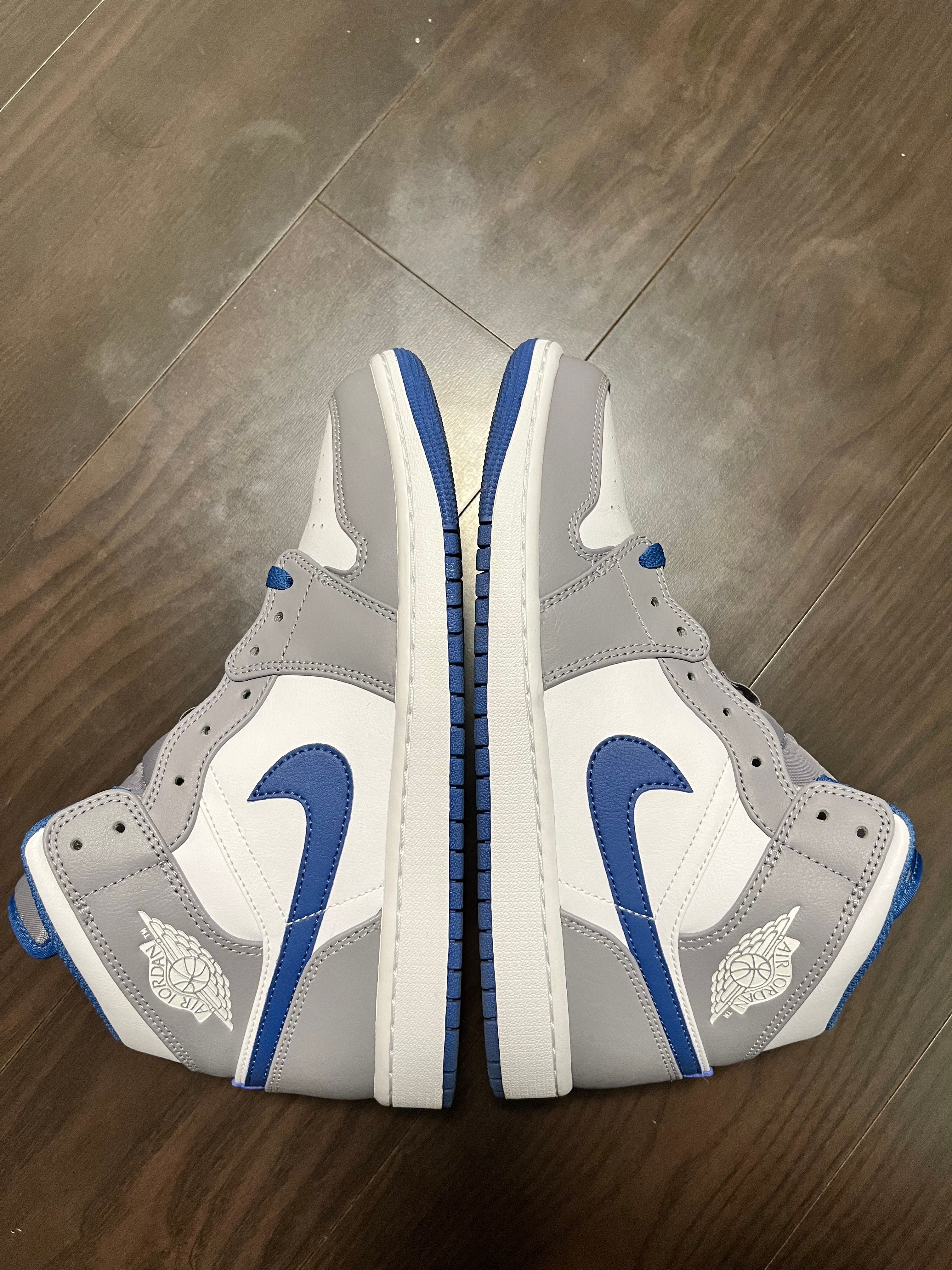 Nike Air Jordan 1 Mid "True Blue"