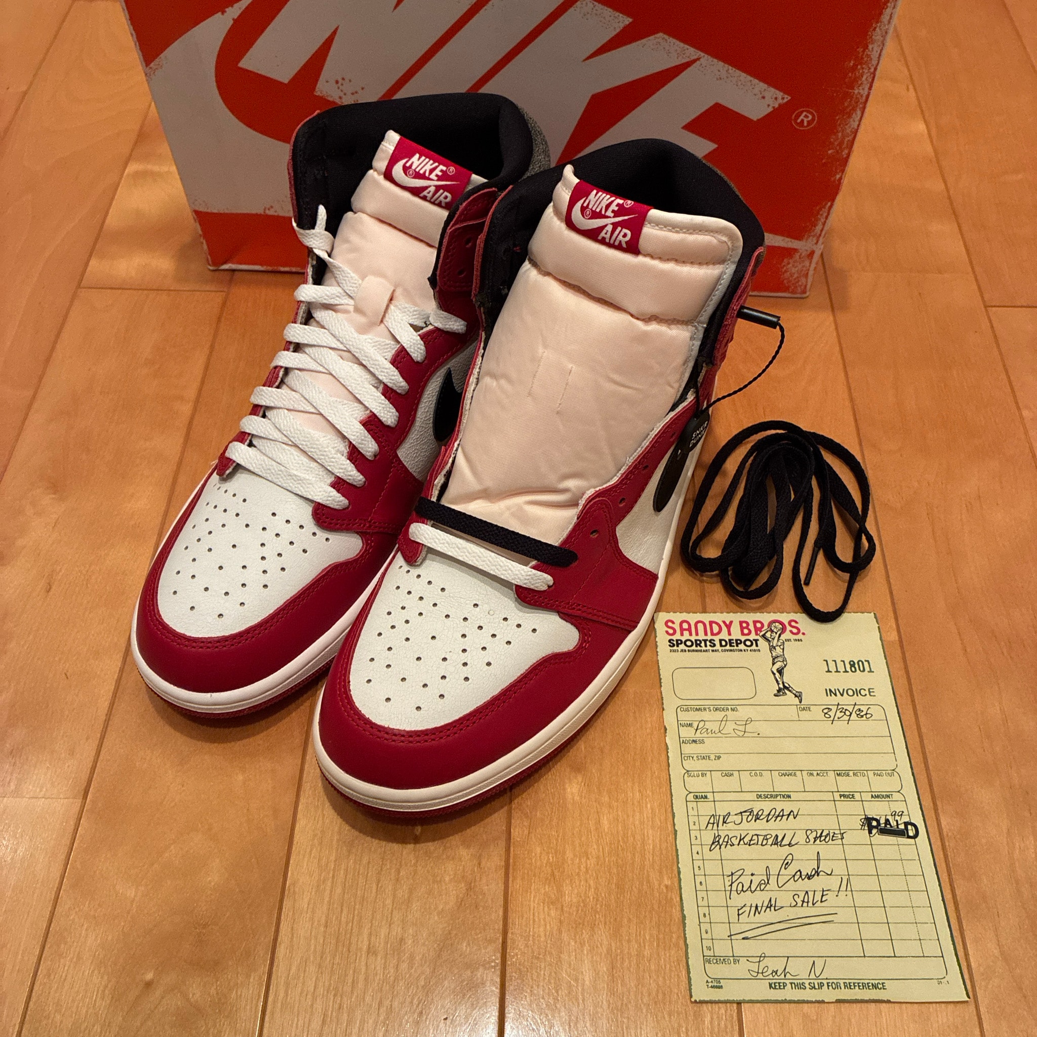 Nike Air Jordan 1 High OG "Lost & Found/Chicago"