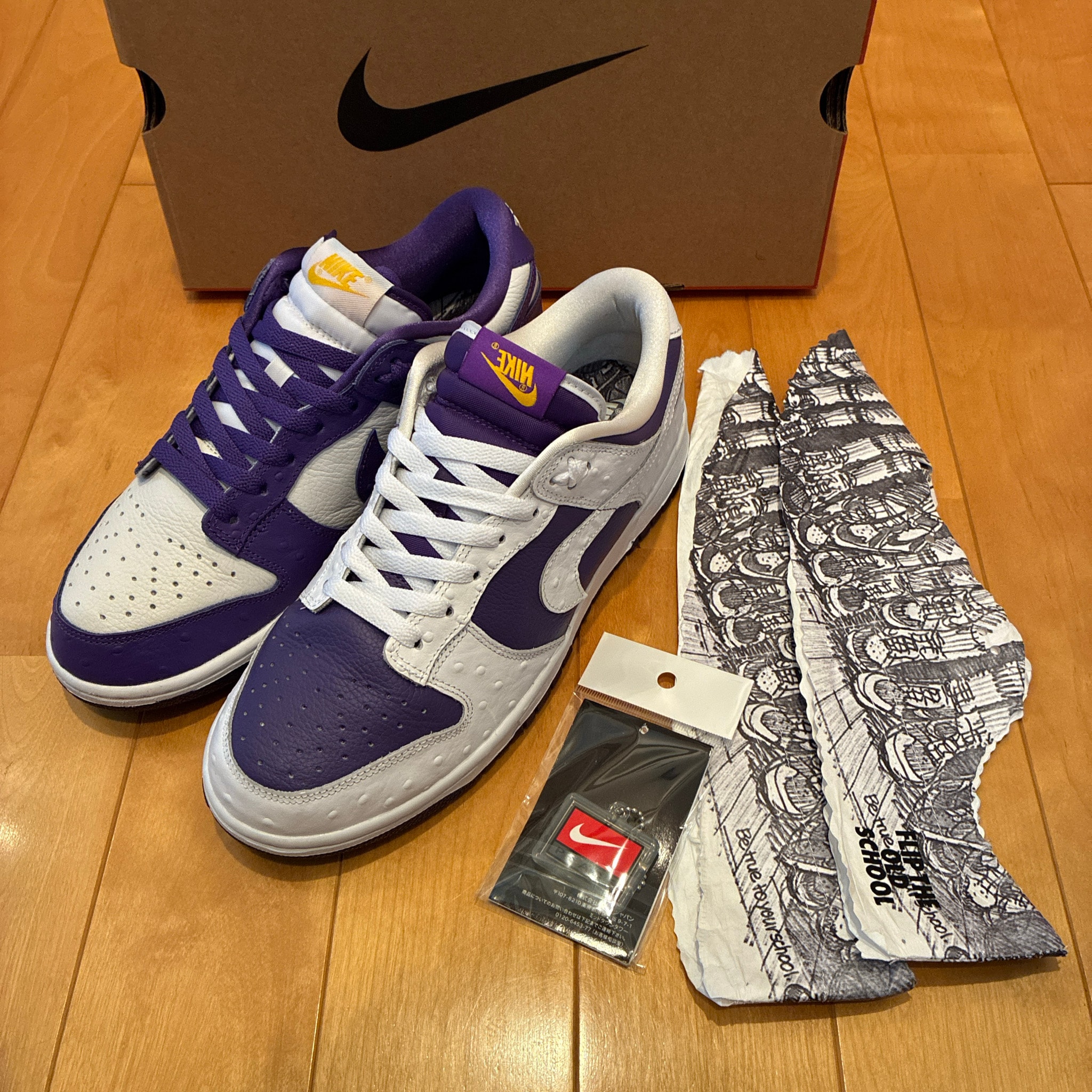 Nike Women's Dunk Low "Made You Look"