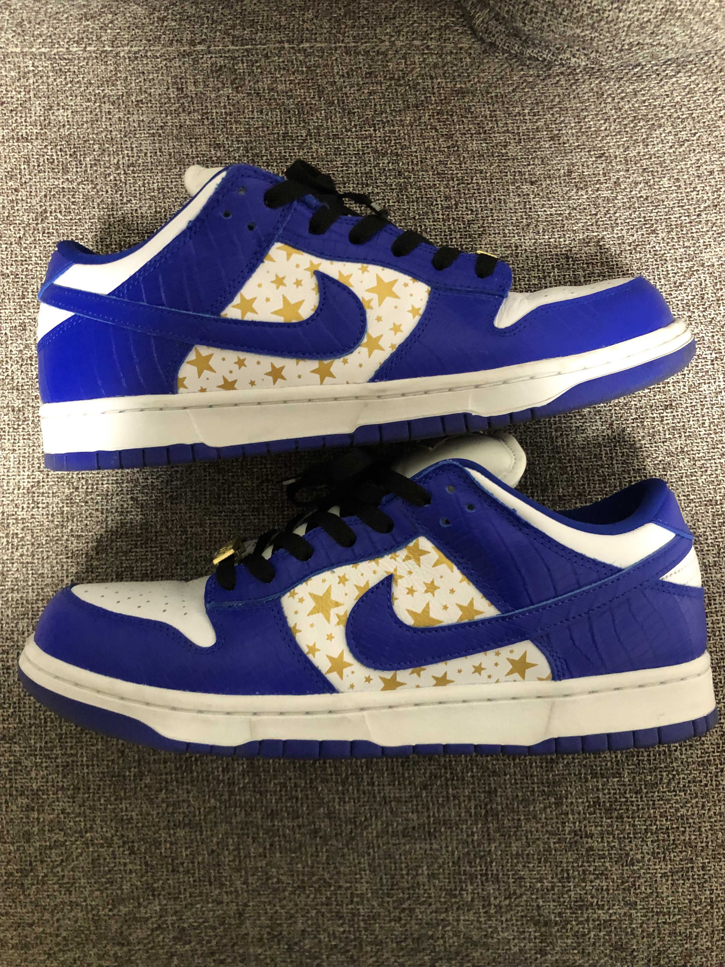 Supreme × Nike SB Dunk Low OG QS Gold Stars "White/Hyper Blue"