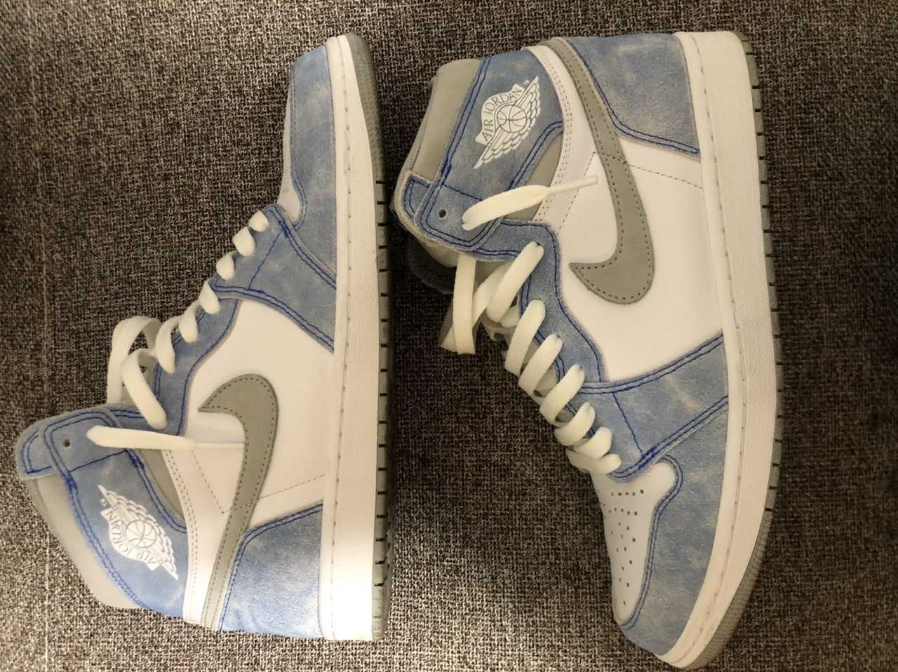 Nike Air Jordan 1 High OG "Hyper Royal"