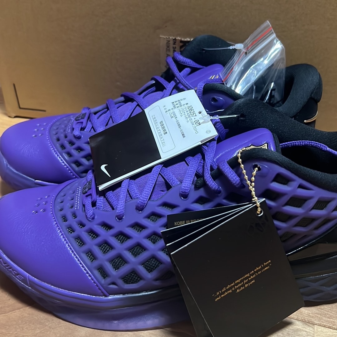FC Barcelona × Nike Kobe 3 Low Protro "Black/Metallic Gold"