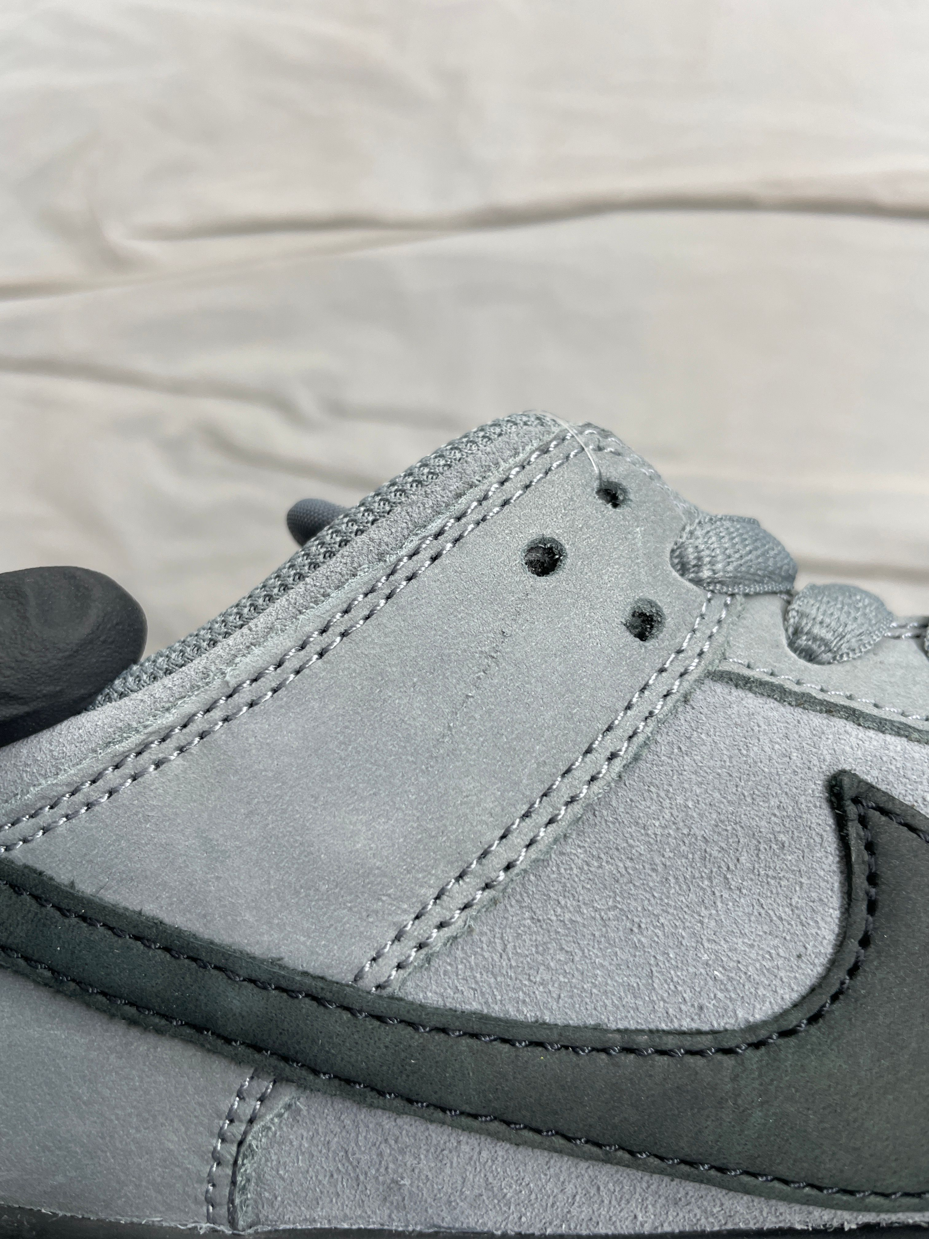 Nike SB Dunk Low ISO "Cool Grey/Black"