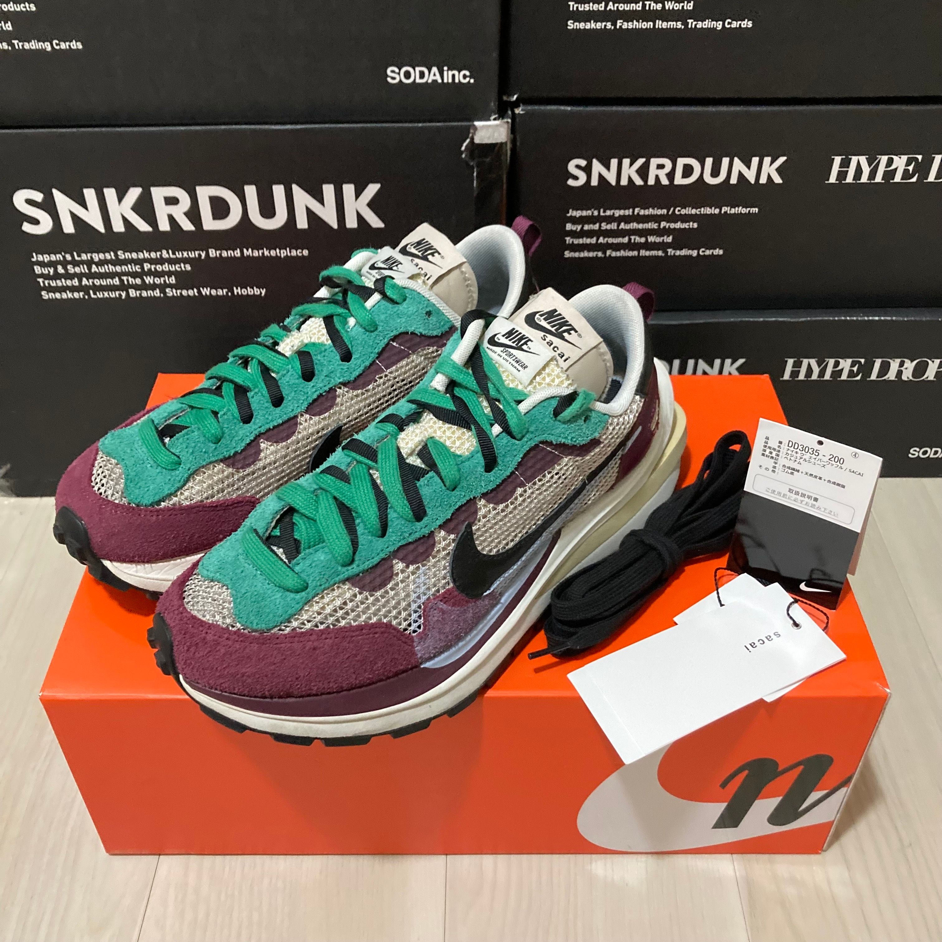 sacai × Nike Vapor Waffle "String/Red/Green"