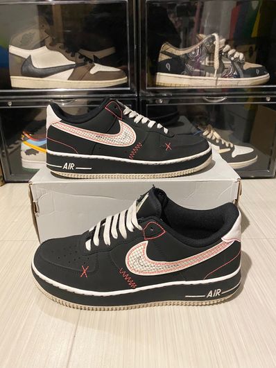 大人気新品 ナイキエアフォース1 Low 07Lv8Black/Bright Crimson