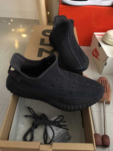 adidas YEEZY Boost 350 V2 "Black"