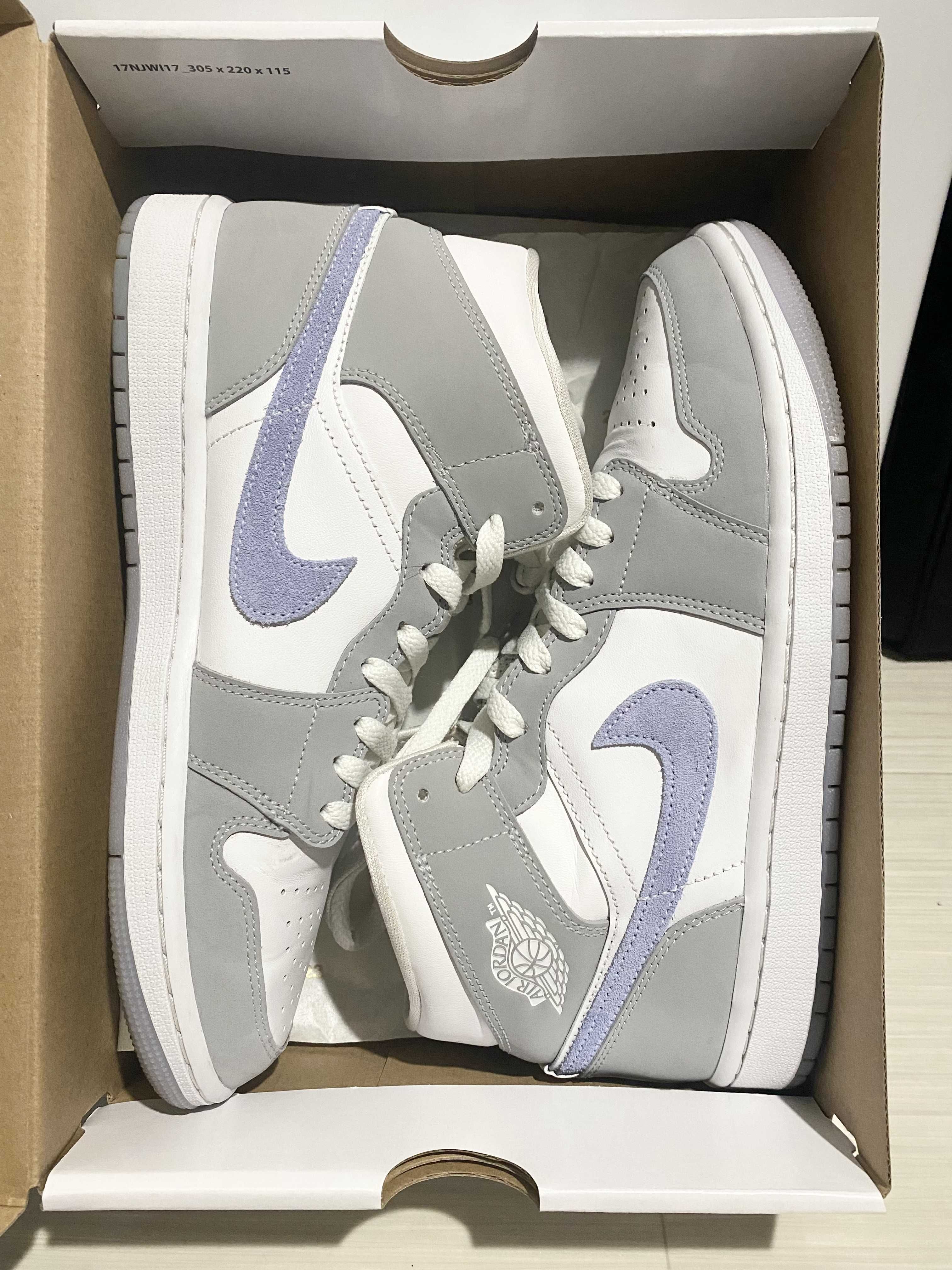 Nike Women's Air Jordan 1 Mid "Wolf Grey"