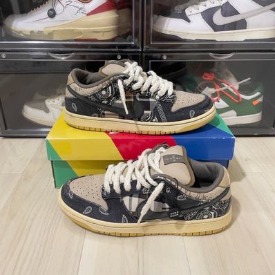Travis Scott × Nike SB Dunk Low "Black/Parachute Beige"