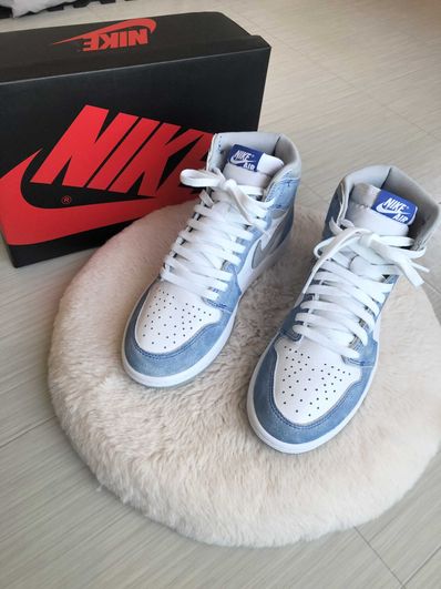 Nike Air Jordan 1 High OG "Hyper Royal"