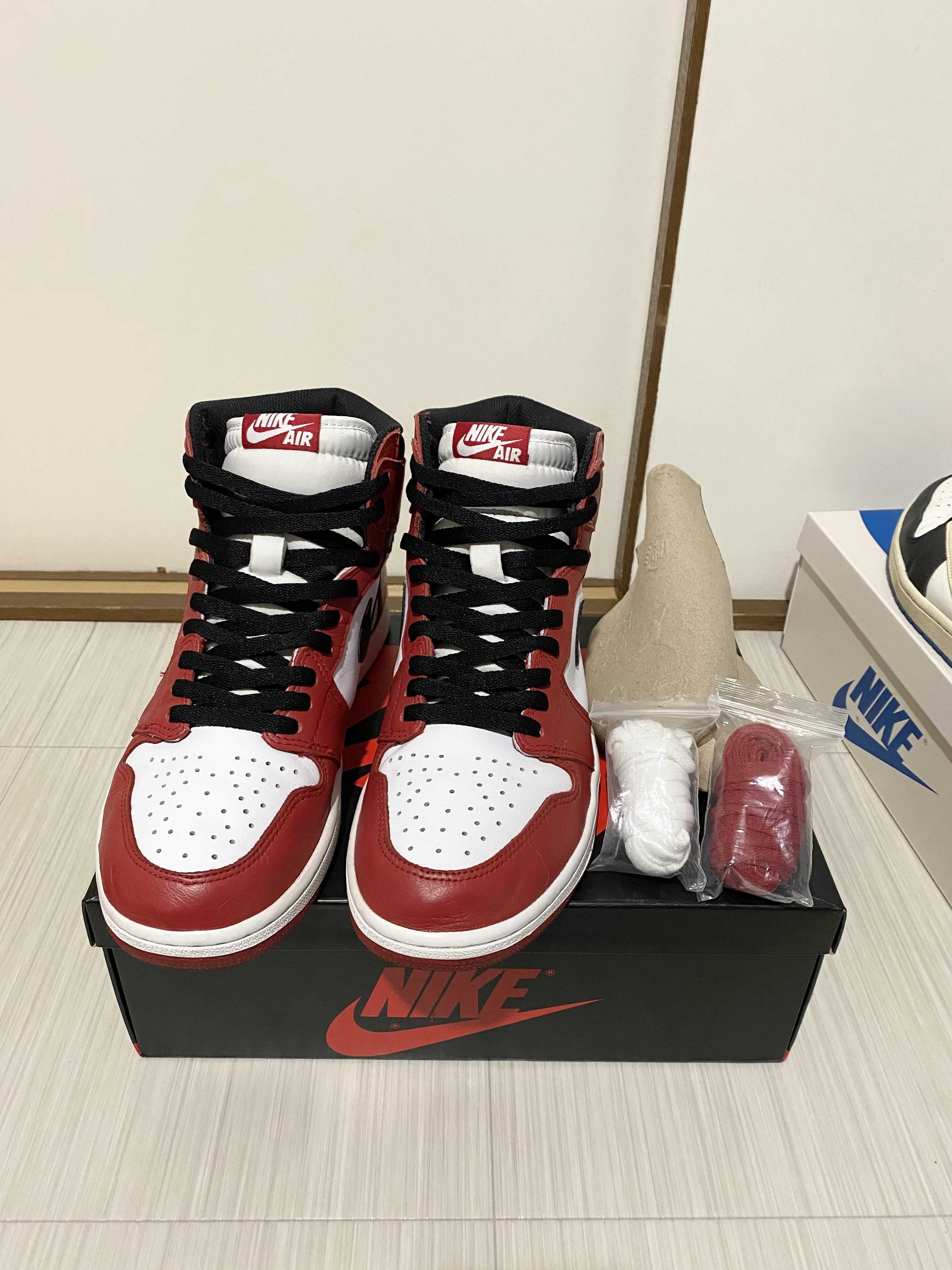 Nike Air Jordan 1 Retro High "Chicago" (2015)