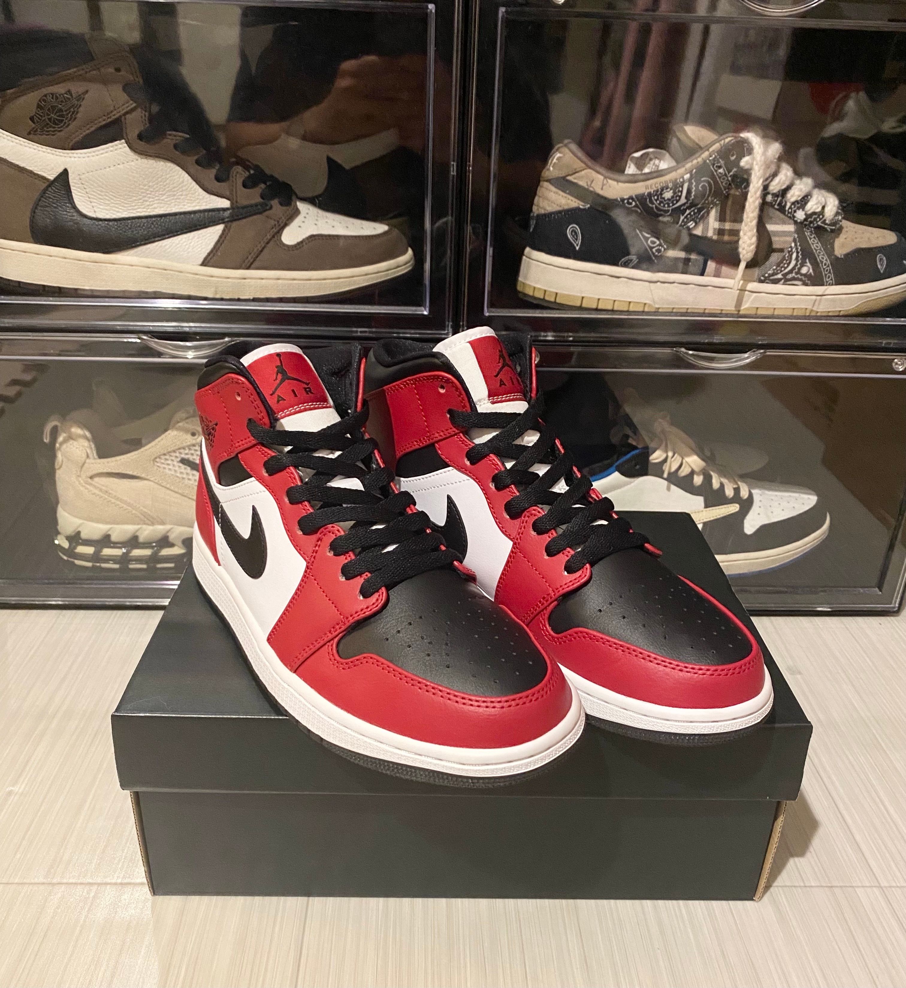 Nike Air Jordan 1 Mid "Chicago Black Toe"