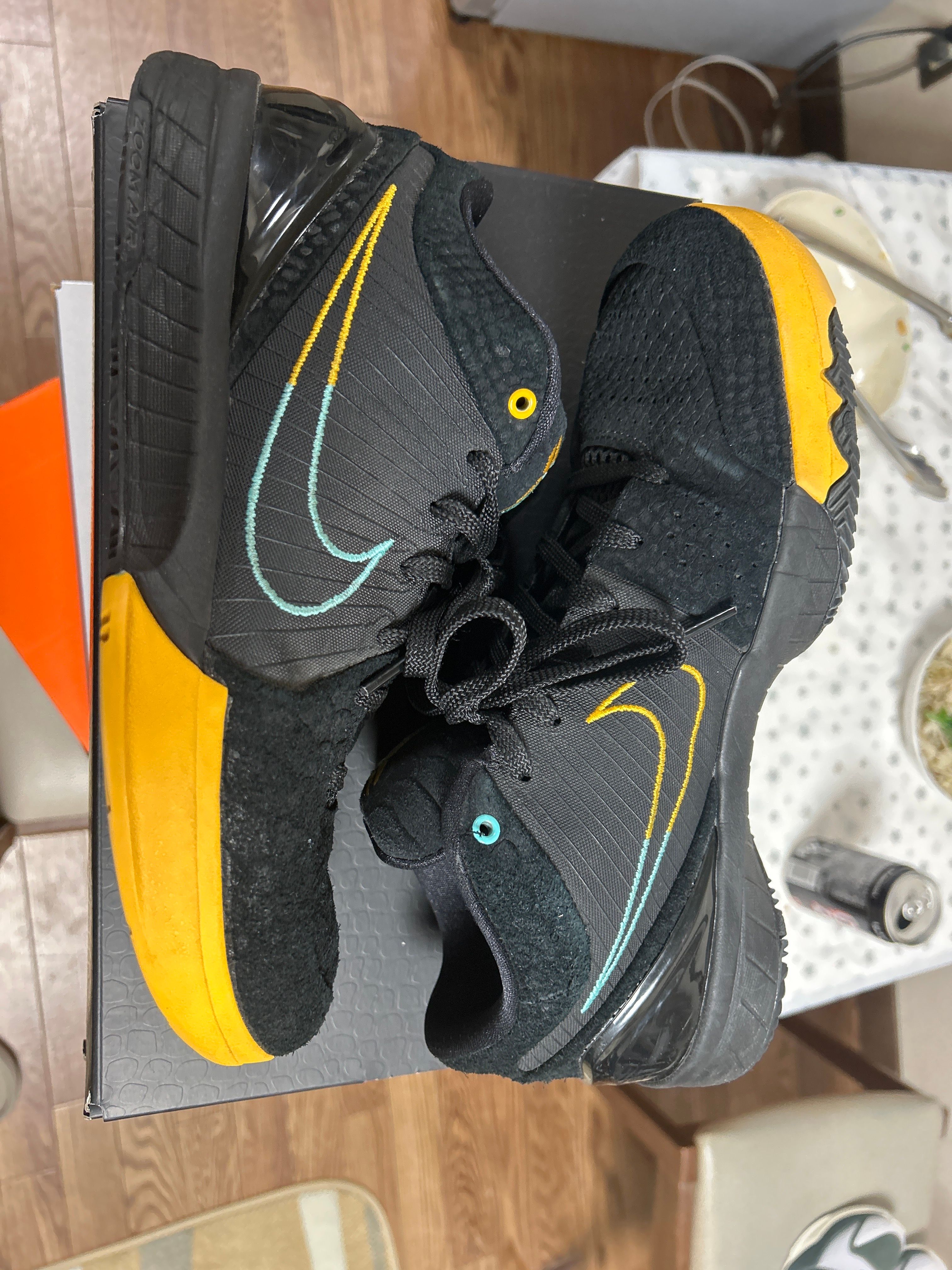 NIKE ZOOM KOBE 4 PROTRO "BLACK SNAKE TEXTURE"