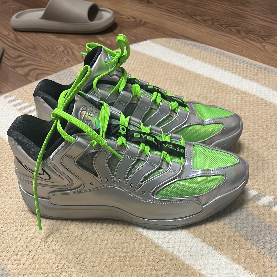 ナイキ KD18 "EYBL" (IF2518-001/IF2519-001)