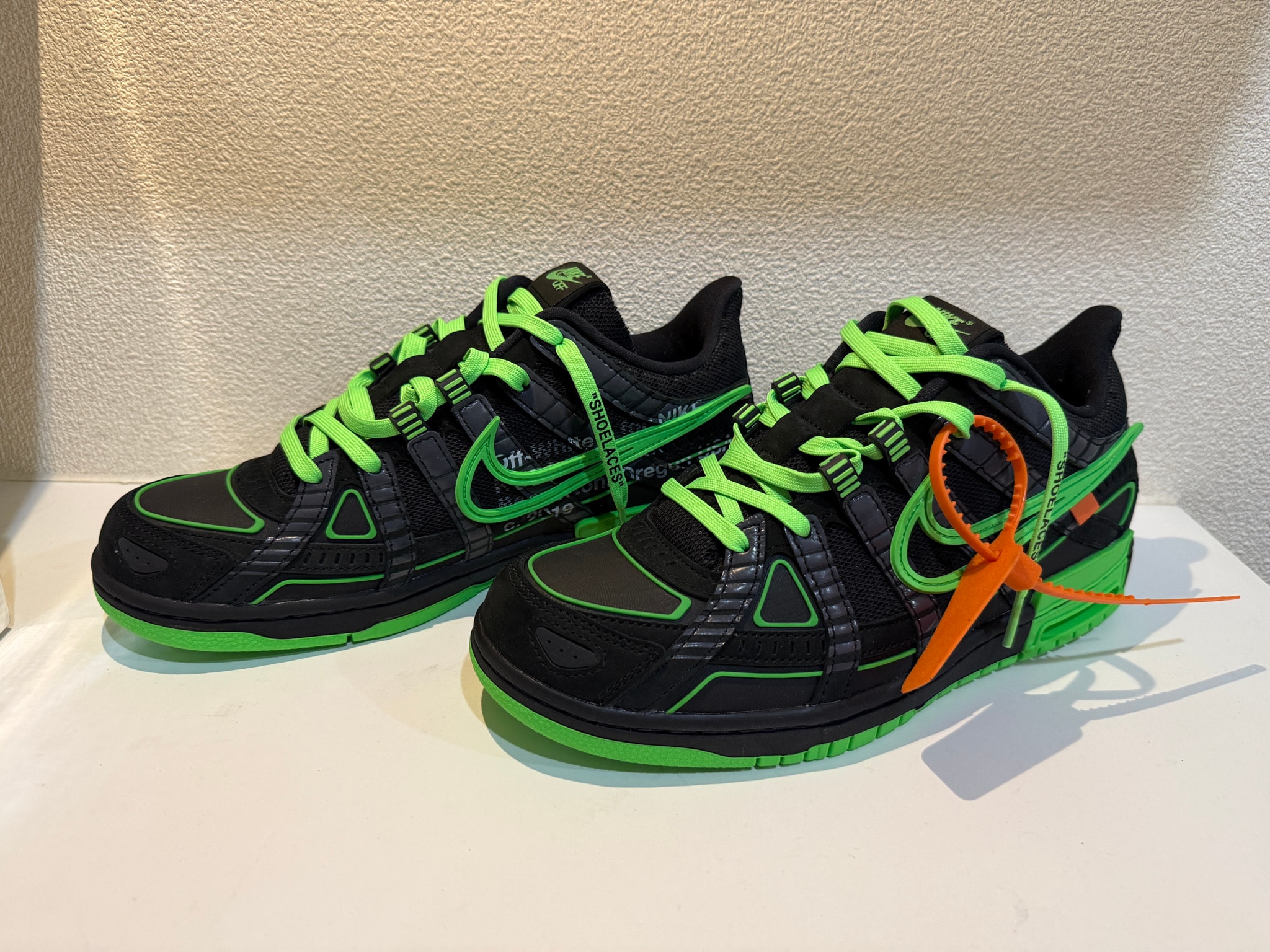 Off-White × Nike Air Rubber Dunk 
