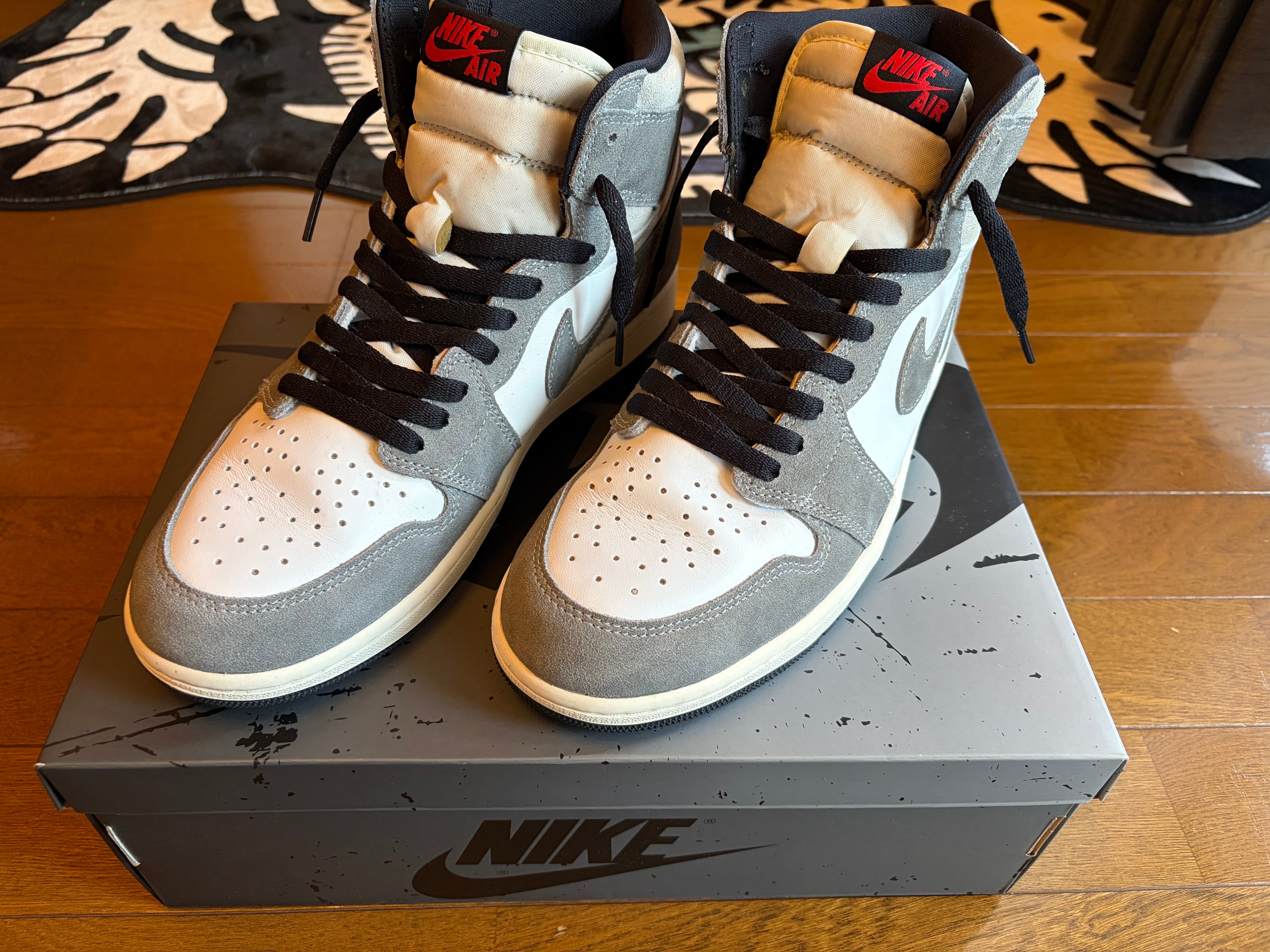Nike Air Jordan 1 Retro High OG "Black and Smoke Grey"