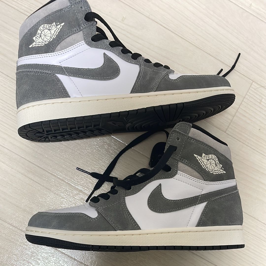 Nike Air Jordan 1 Retro High OG "Black and Smoke Grey"