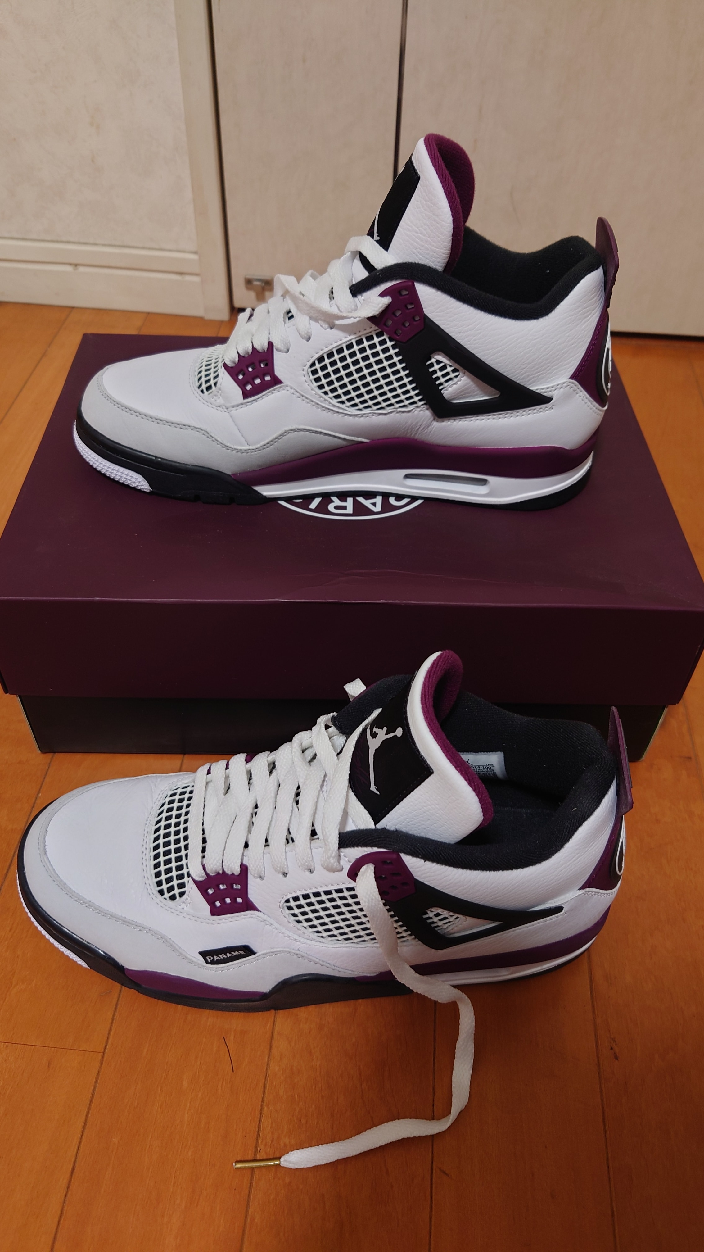 Paris Saint-Germain (PSG) × Nike Air Jordan 4 Retro "White/Black-Metallic Gold-Bordeaux"