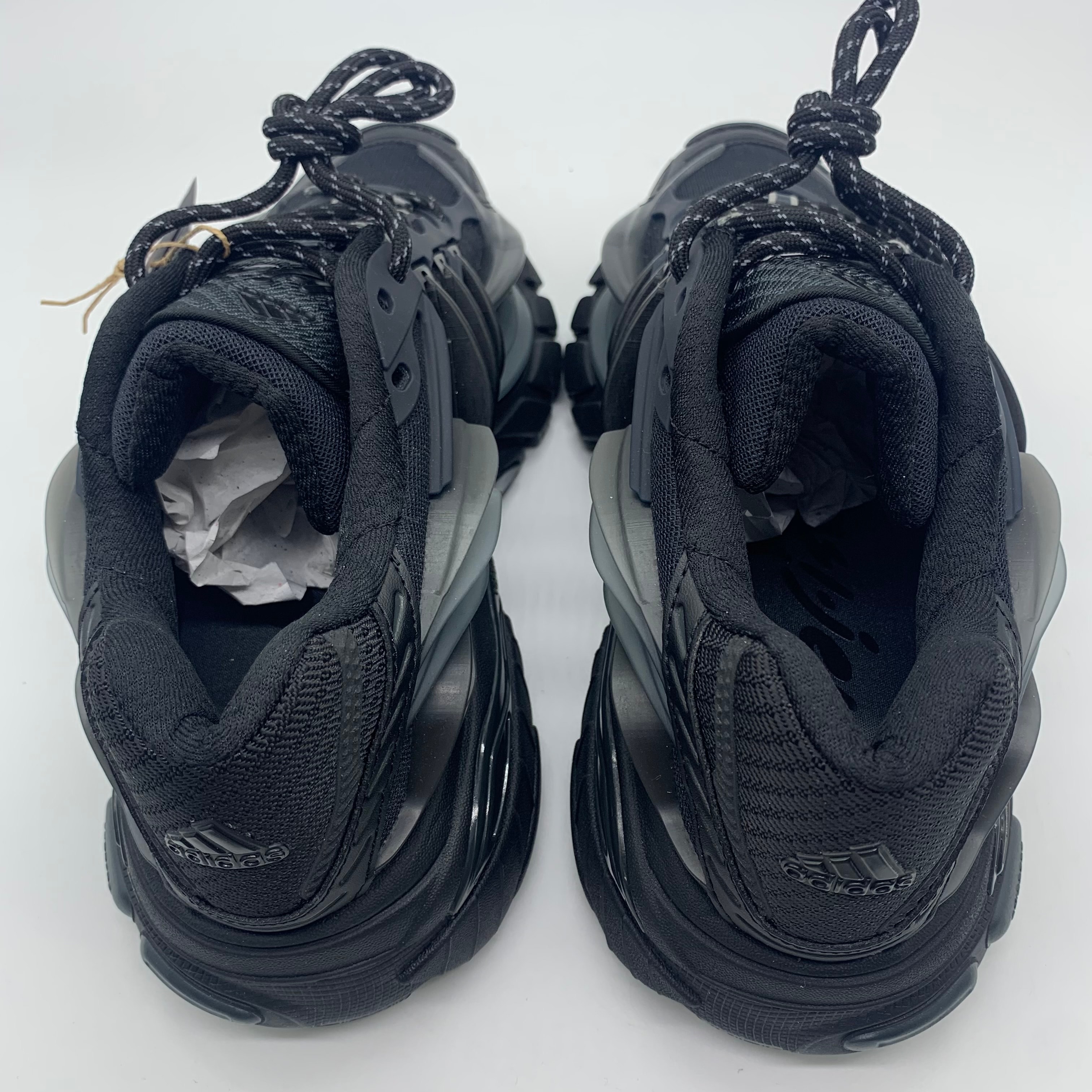 Pharrell Williams × adidas Jellyfish "Carbon/Core Black"