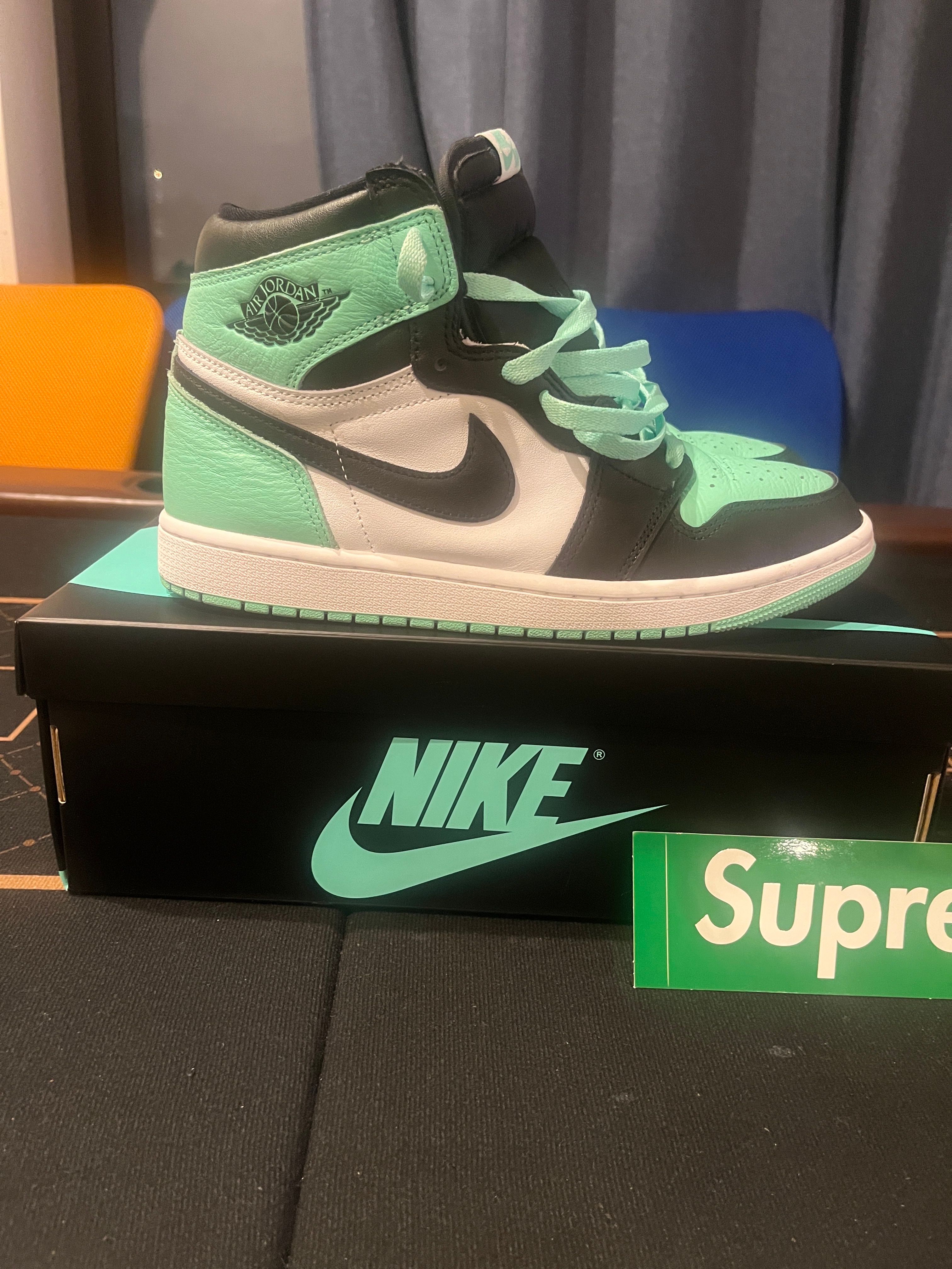 Nike Air Jordan 1 High OG "Green Glow"