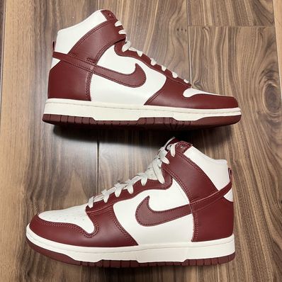 NIKE Women's DUNK HIGH "TEAM RED"