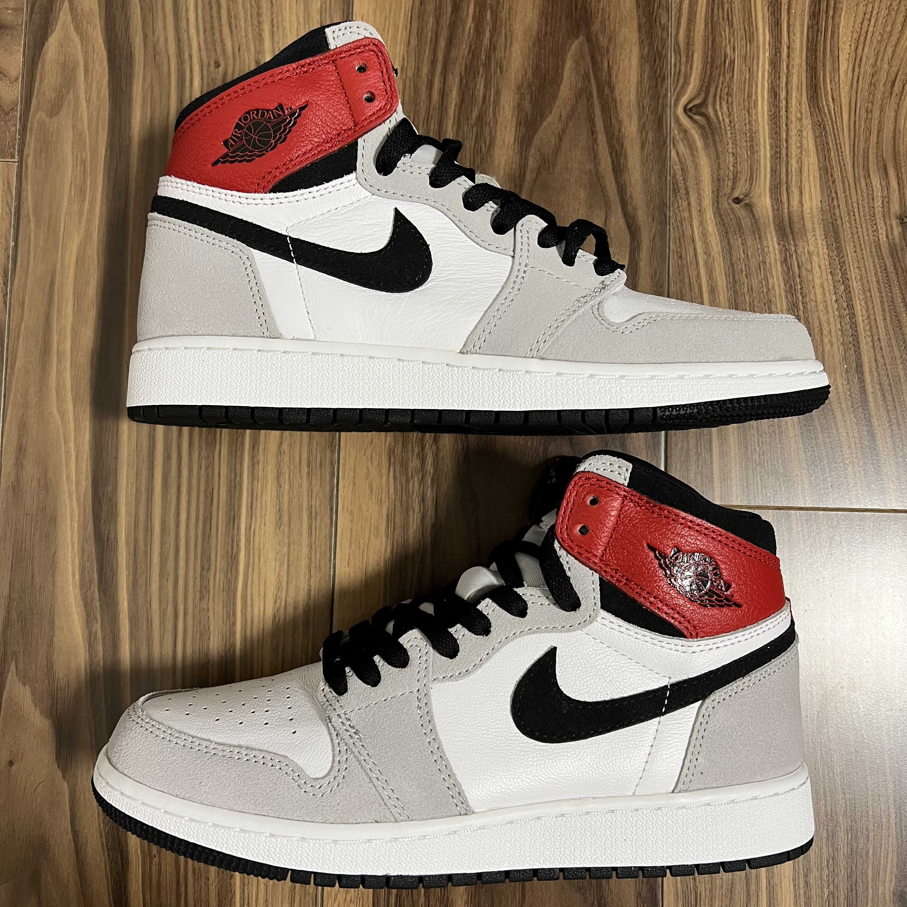 Nike GS Air Jordan 1 High OG "Light Smoke Grey"      