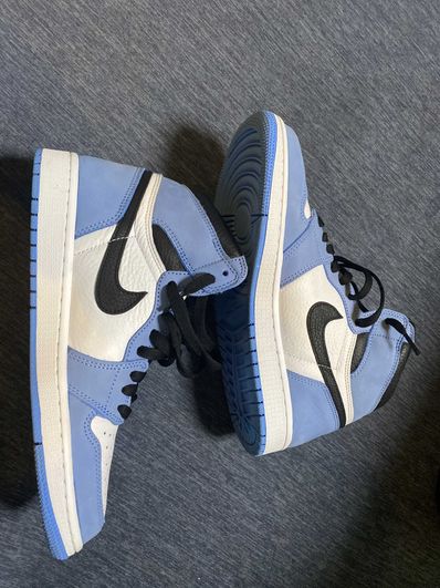 Nike Air Jordan 1 High OG "University Blue"