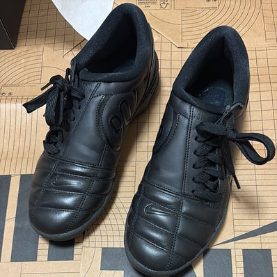 Nike Women's Total 90 3 "Triple Black"