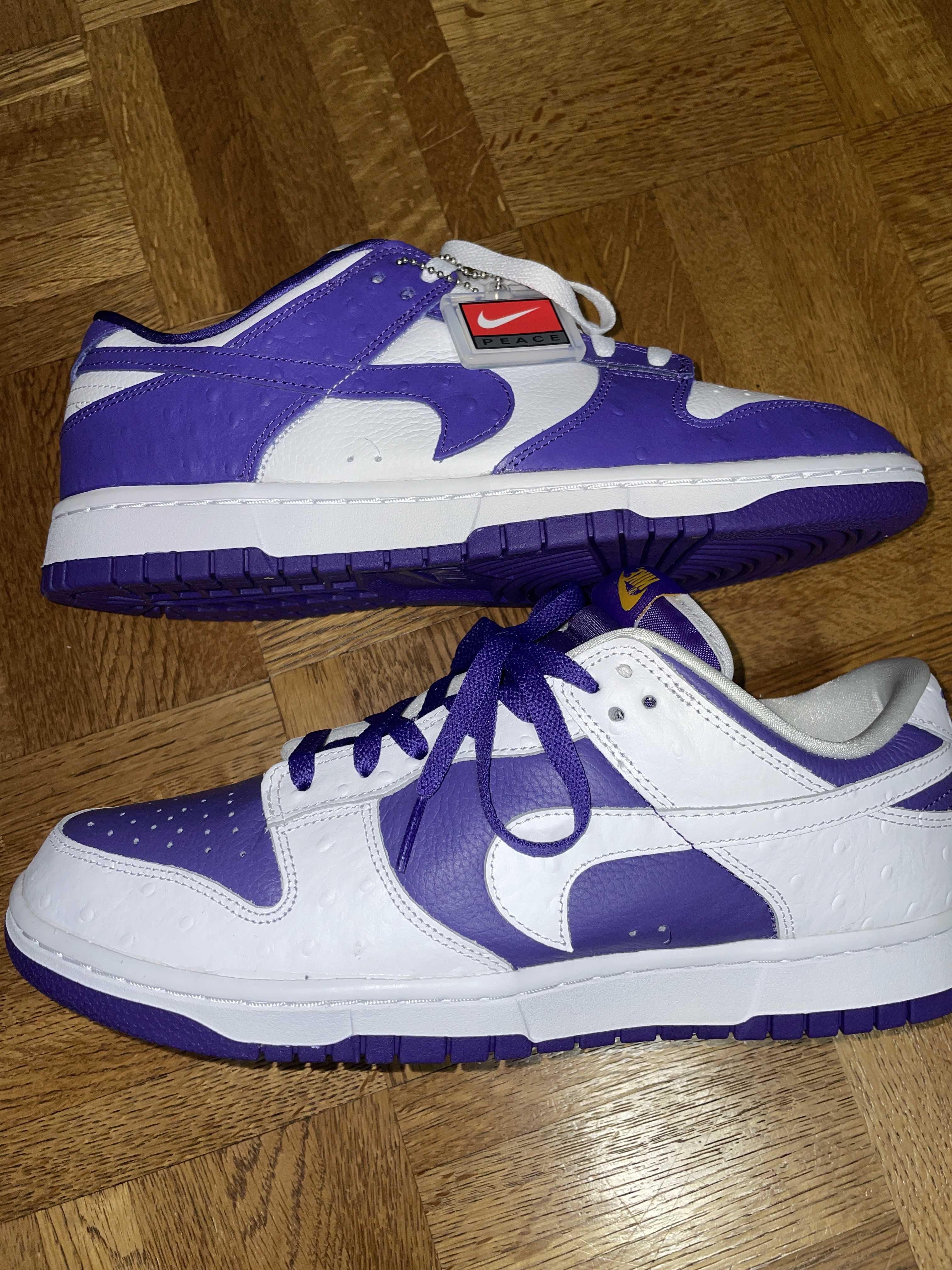 Nike Women's Dunk Low "Made You Look"