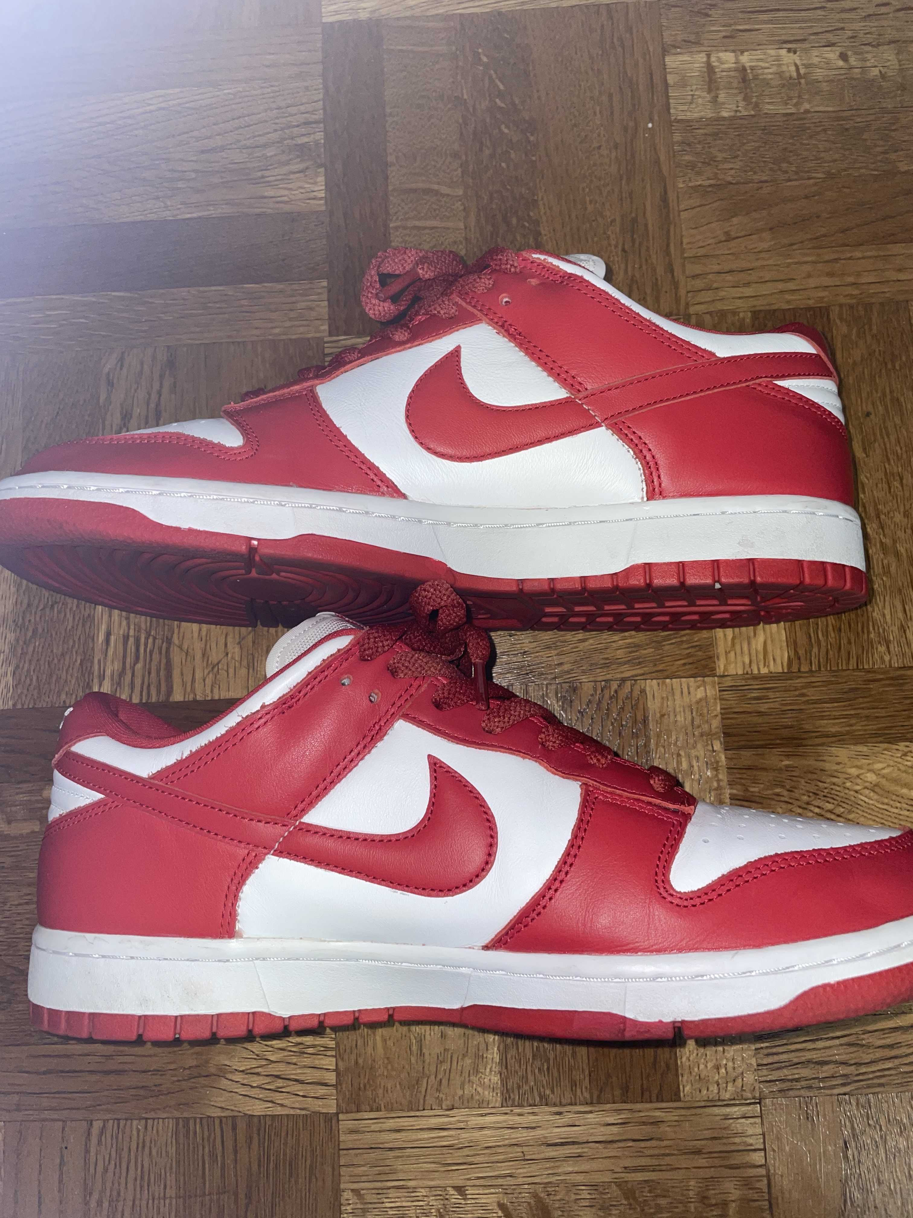 Nike Dunk Low SP "White and University Red"