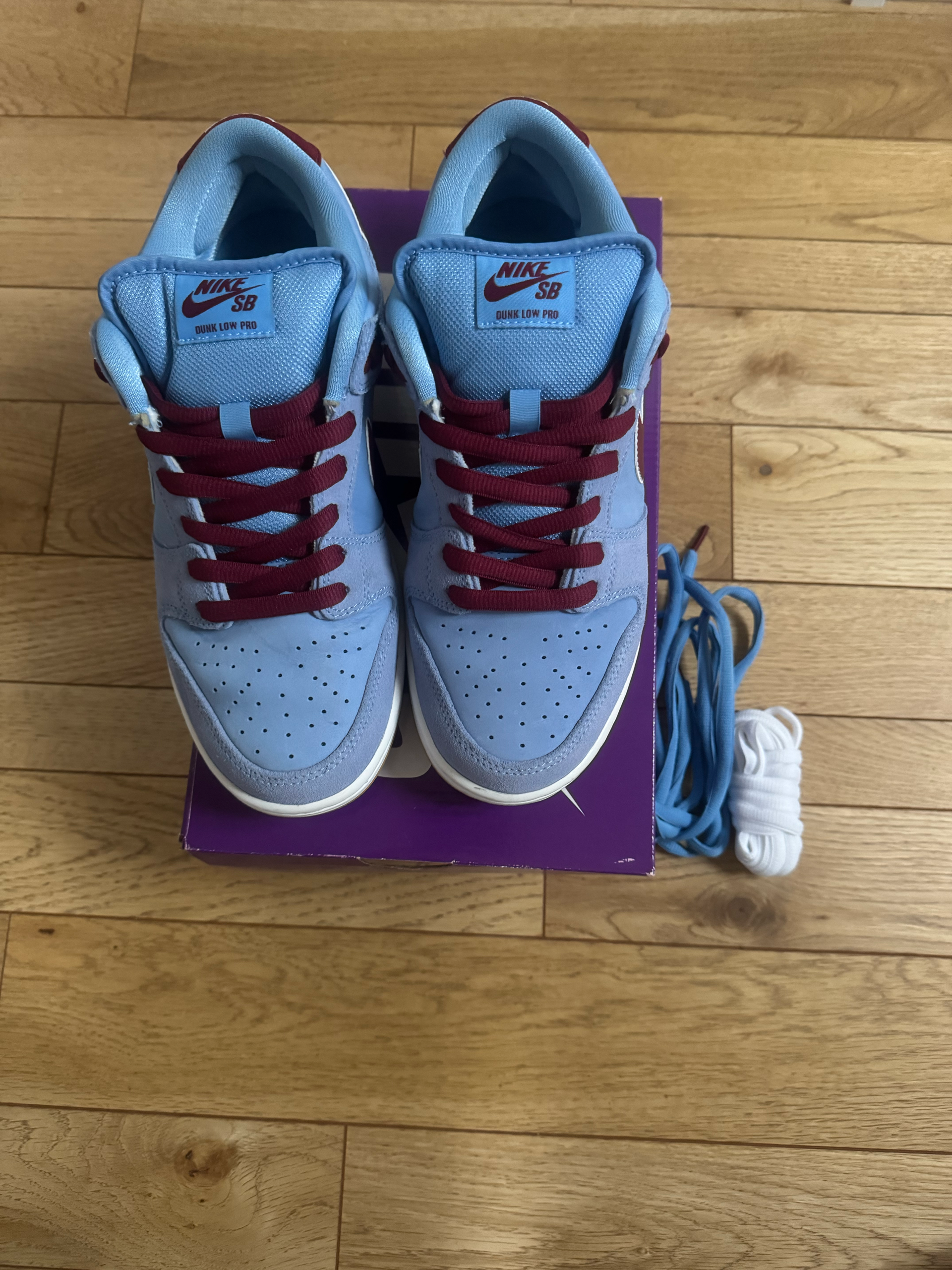 Nike SB Dunk Low Pro "Philadelphia Phillies/Valor Blue and Team Maroon"