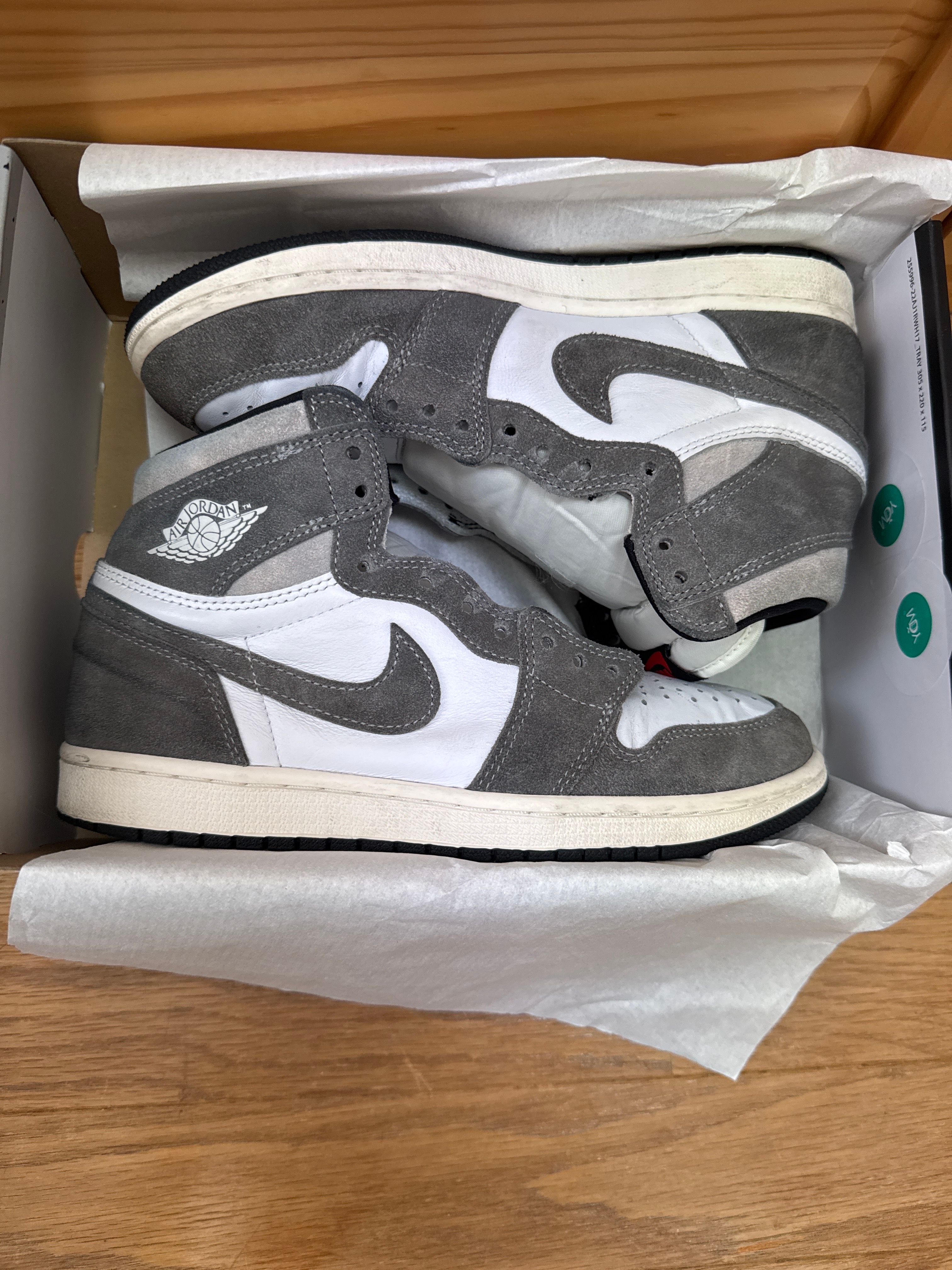 Nike Air Jordan 1 Retro High OG "Black and Smoke Grey"