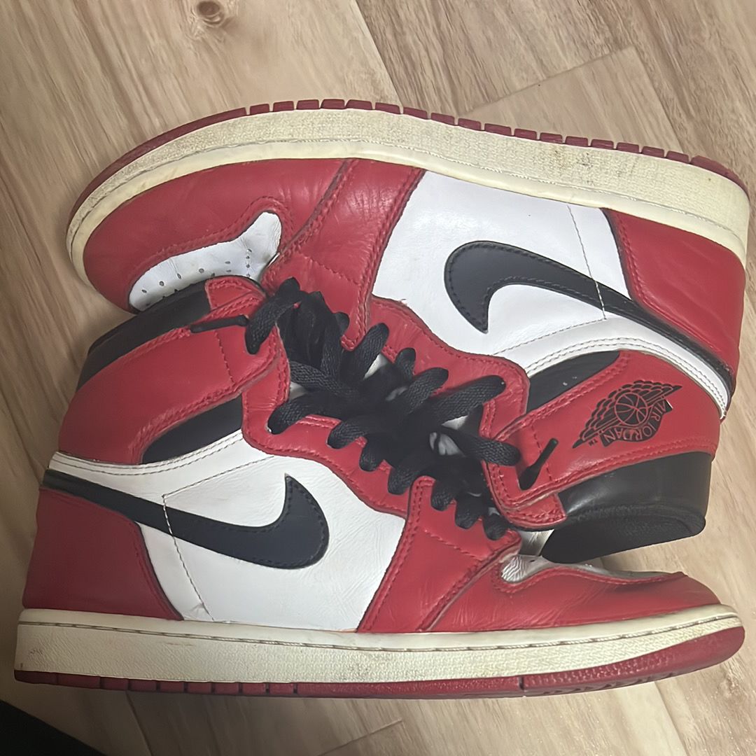 Nike Air Jordan 1 Retro High "Chicago" (2015)