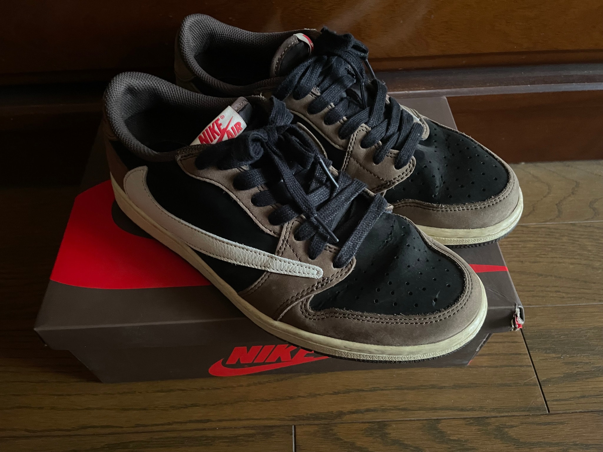 Travis Scott × Nike Air Jordan 1 Low OG SP-T  "Black/Dark Mocha"