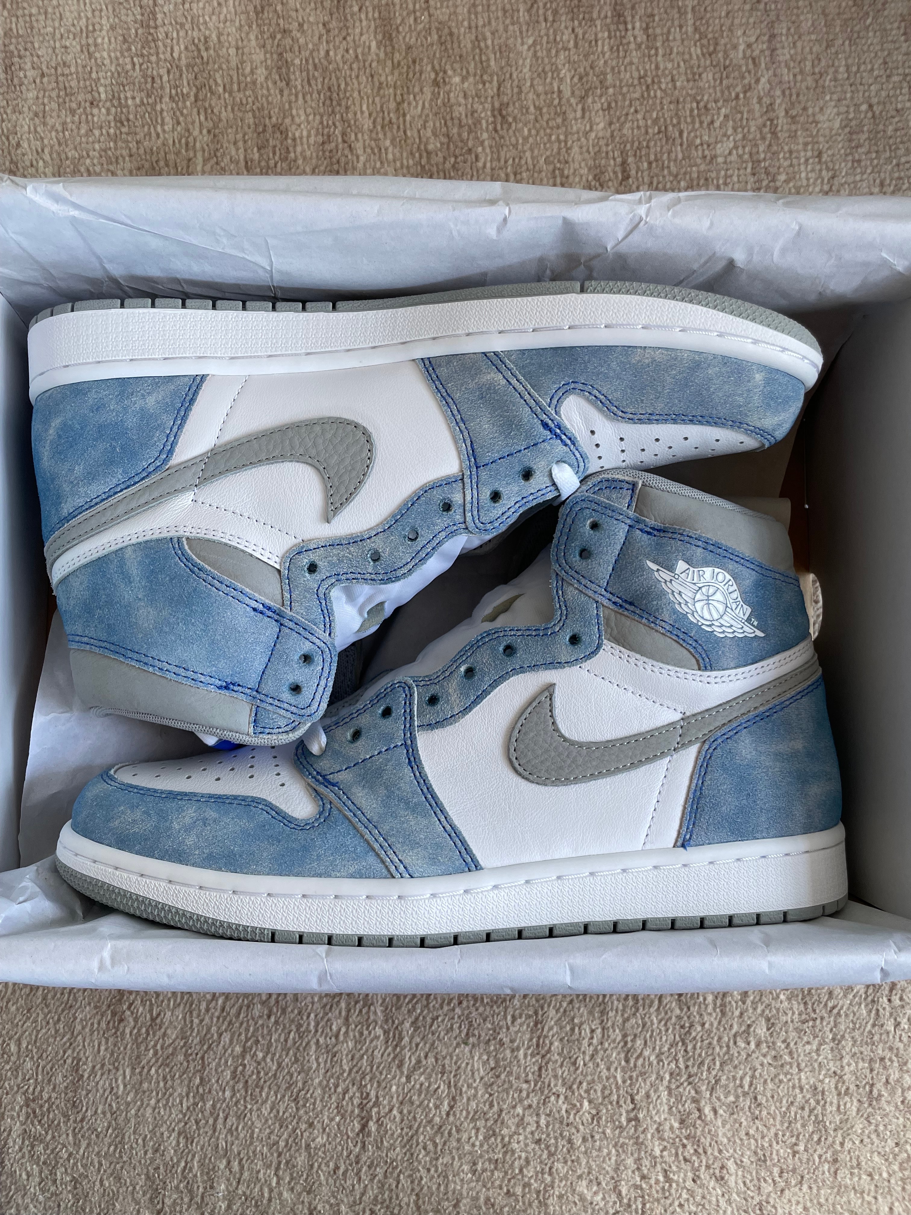 Nike Air Jordan 1 High OG "Hyper Royal"
